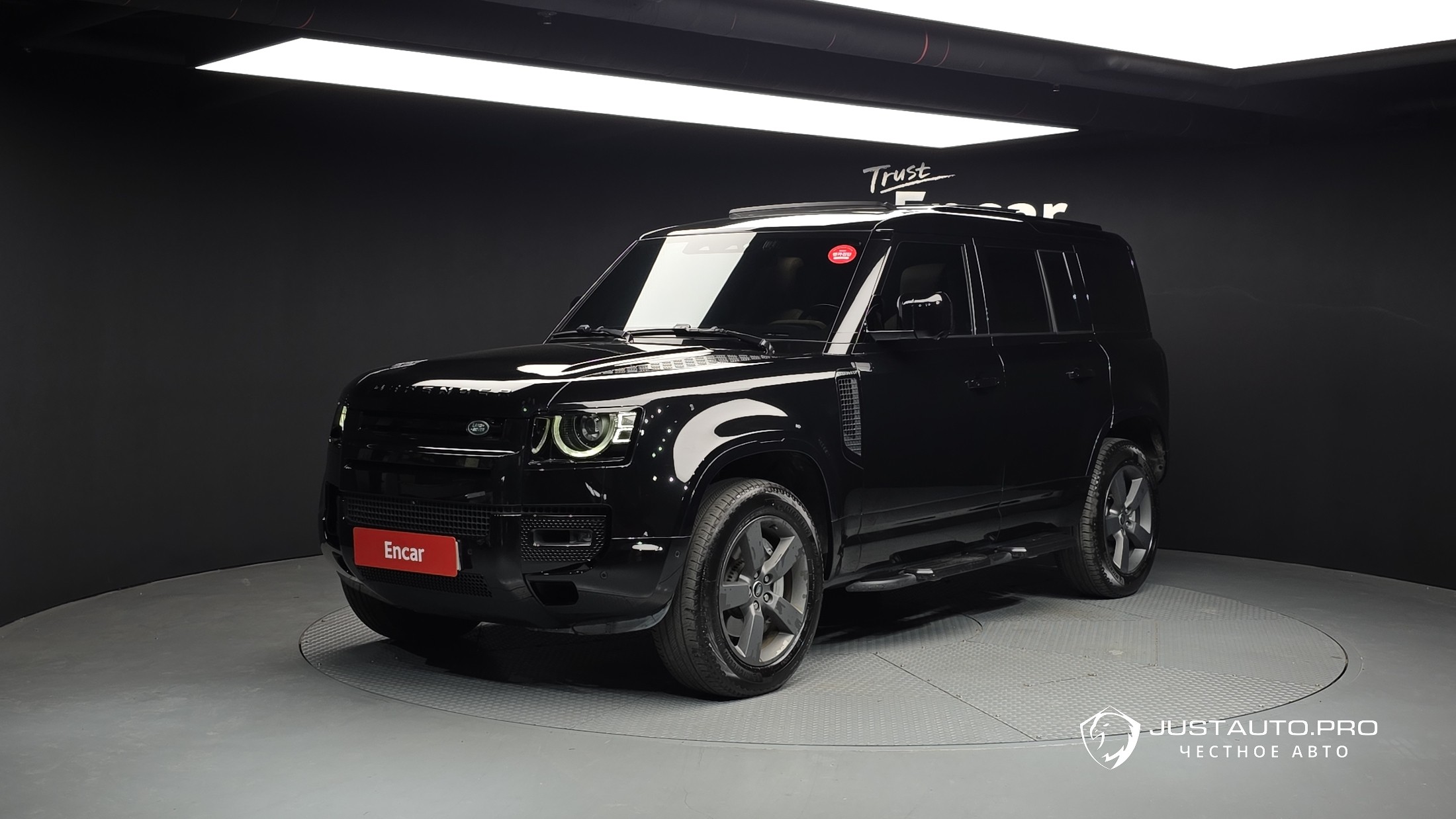 Автомобиль Land Rover Defender
