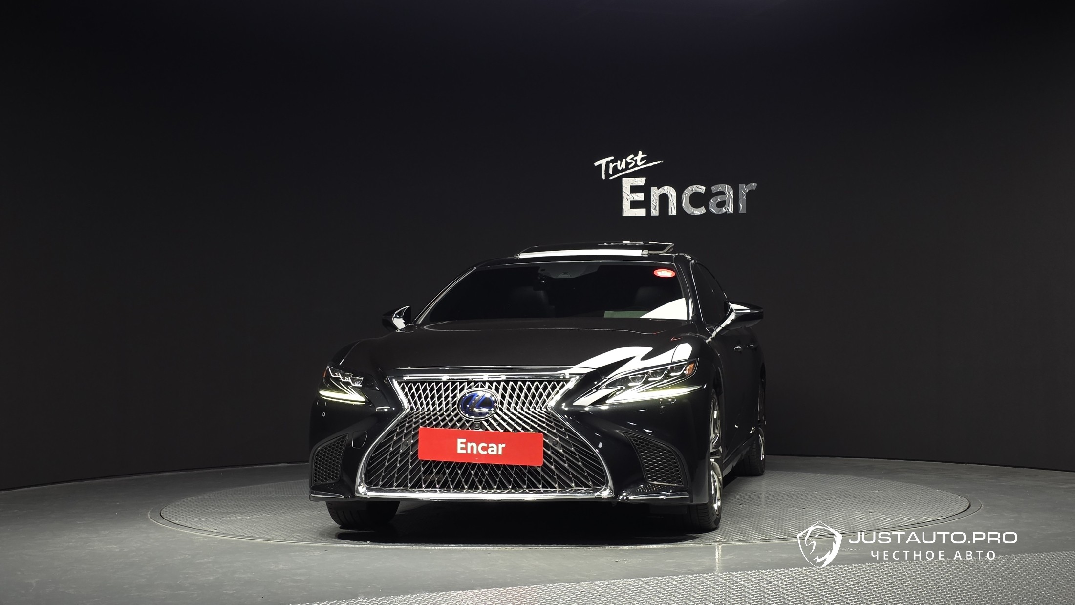 Автомобиль Lexus LS