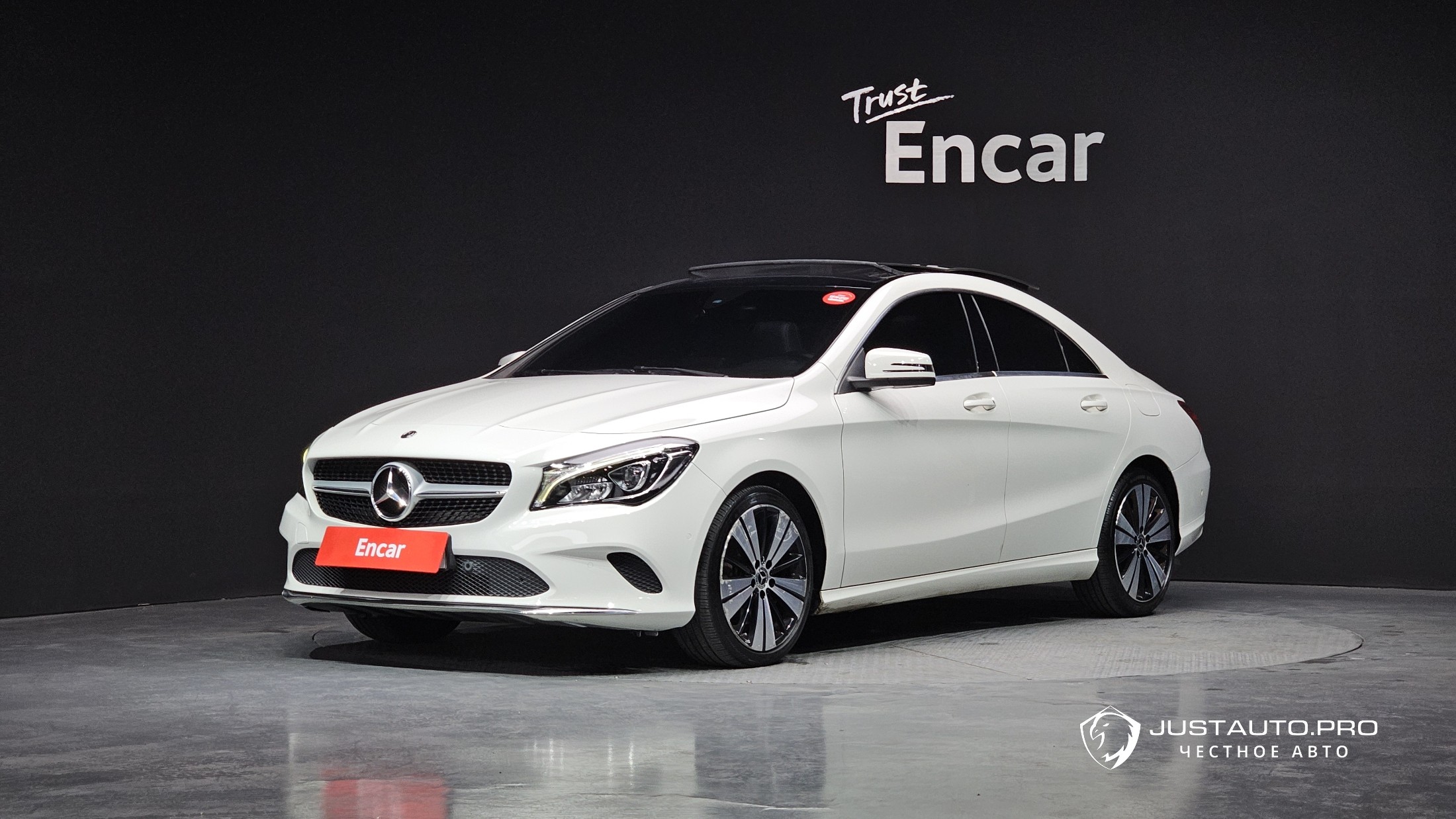 Автомобиль Mercedes-Benz CLA-Class