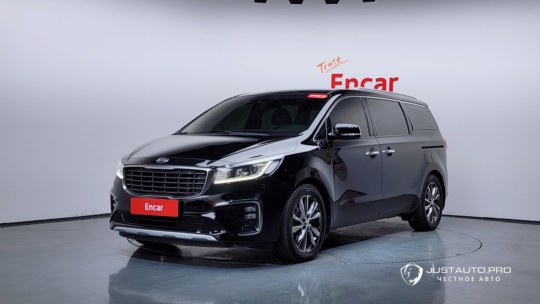 Автомобиль Kia Canival