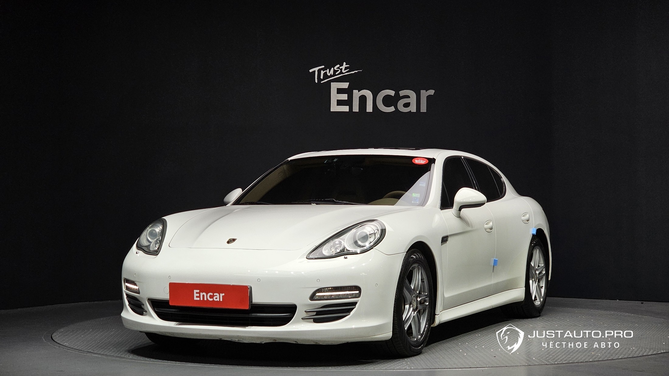 Автомобиль Porsche Panamera