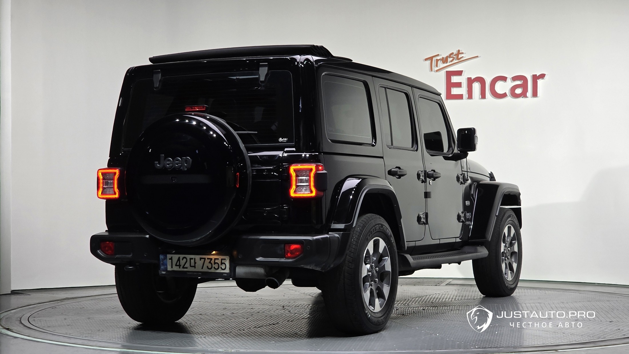 Автомобиль Jeep Wrangler