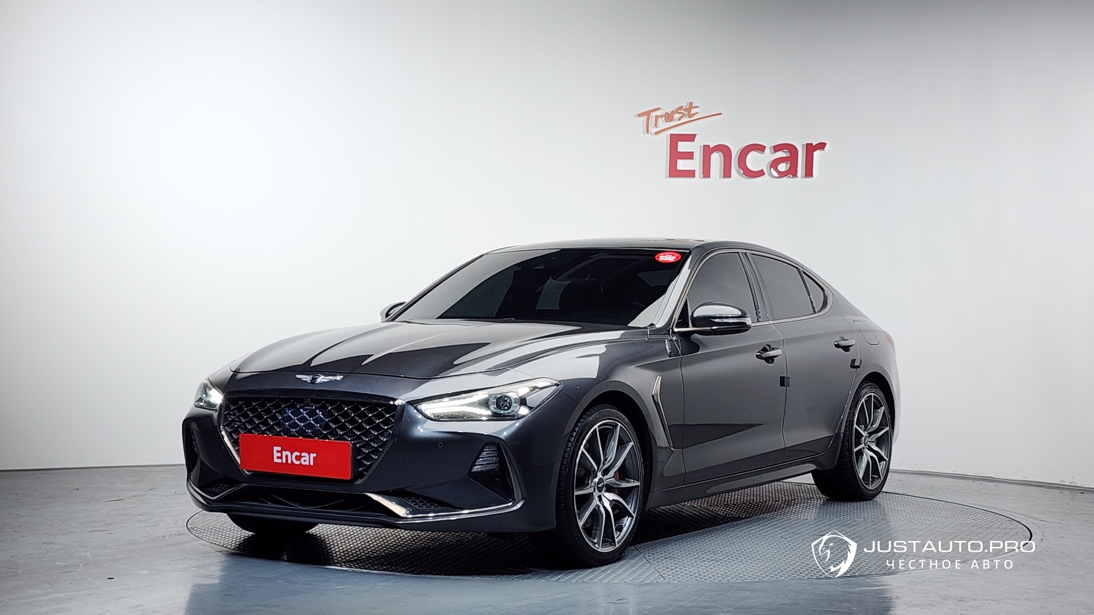 Автомобиль Genesis G70