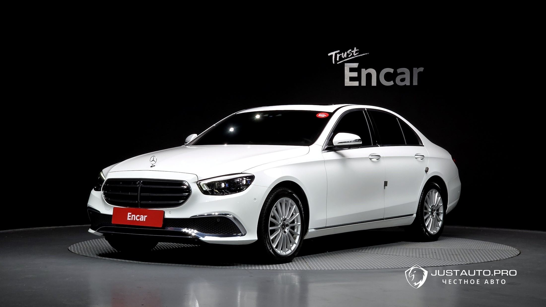 Автомобиль Mercedes-Benz E-Class
