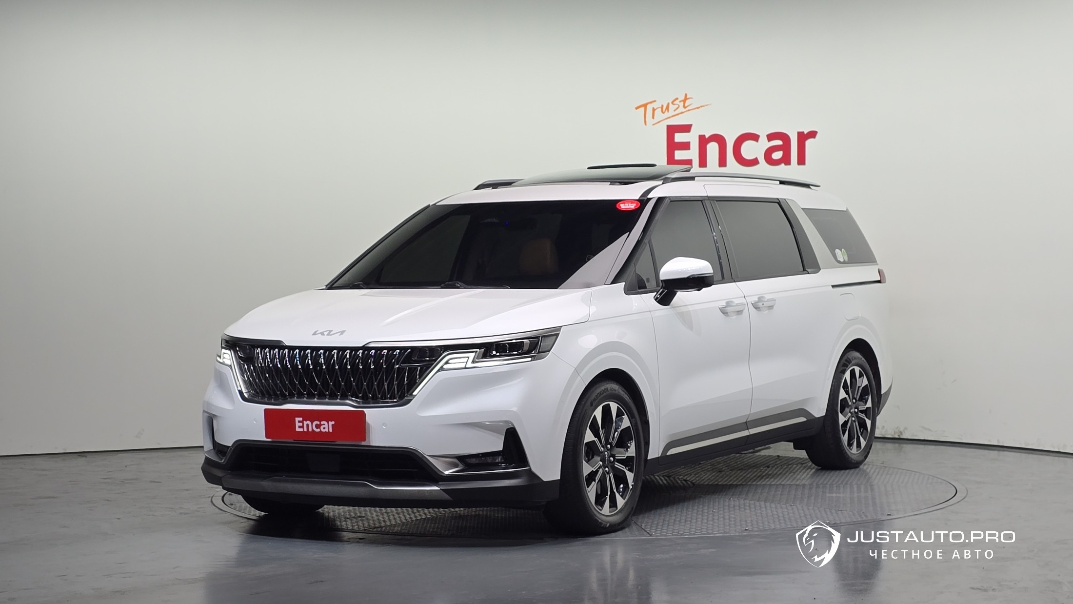 Автомобиль Kia Canival