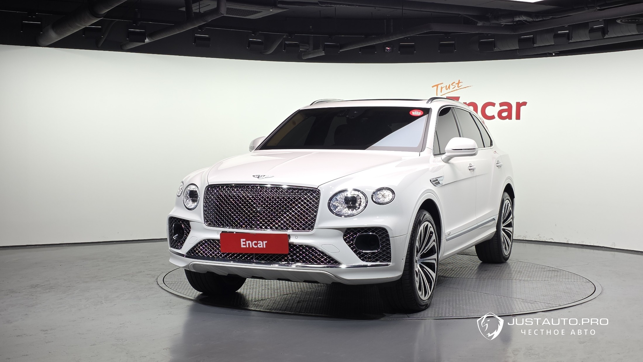 Автомобиль Bentley Bentayga