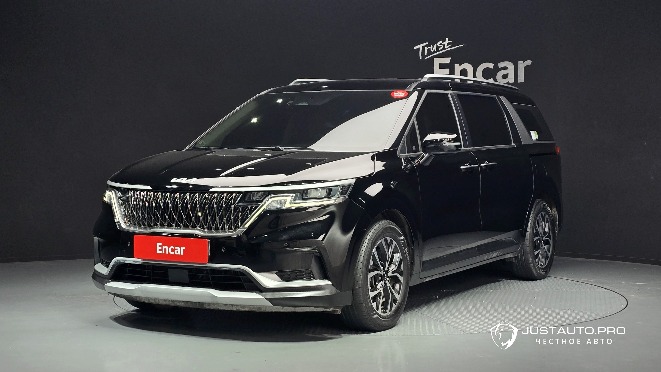 Автомобиль Kia Canival