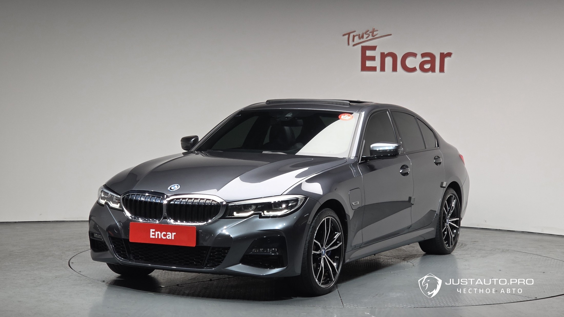 Автомобиль BMW 3-Series