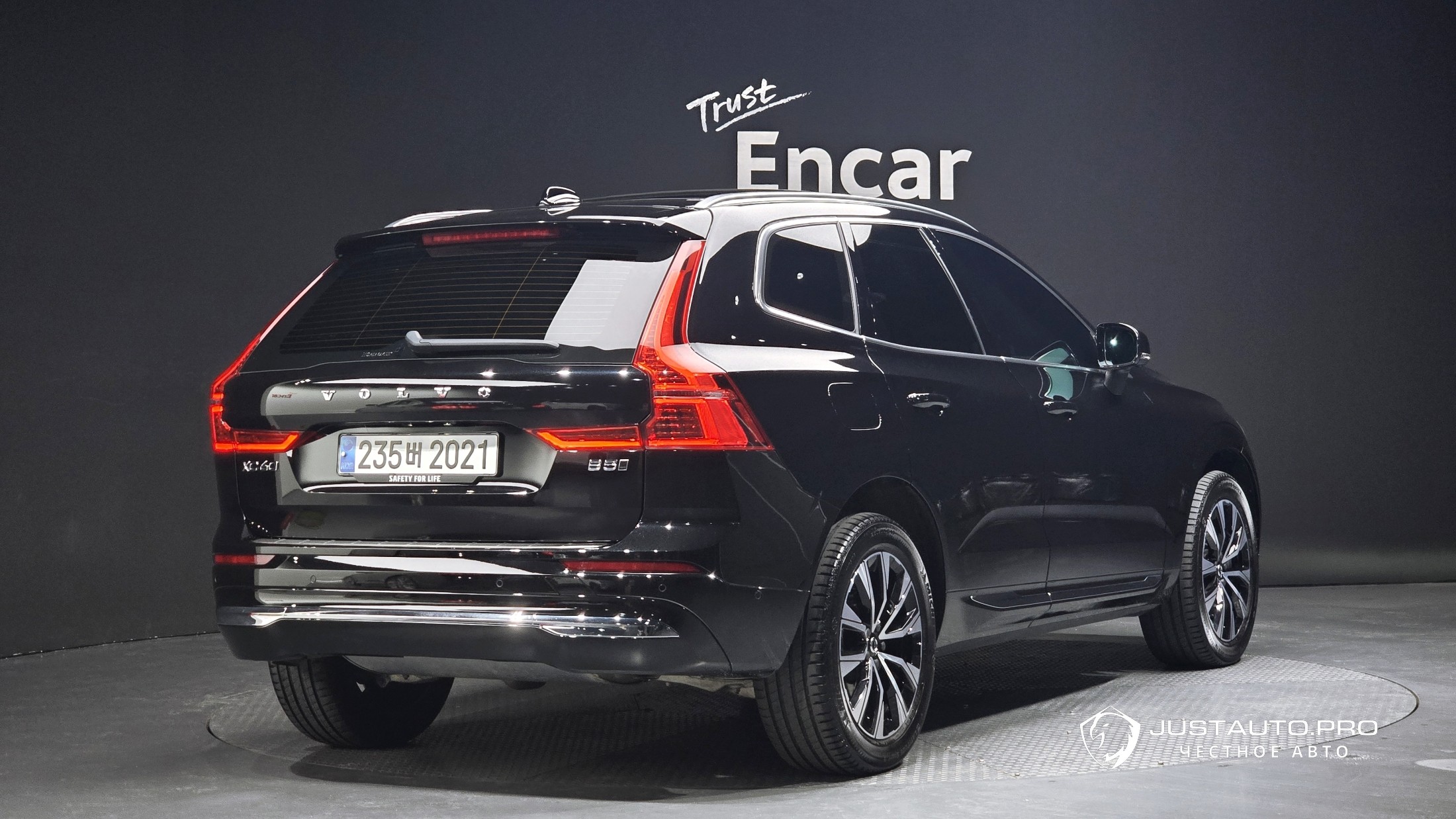 Автомобиль Volvo XC60