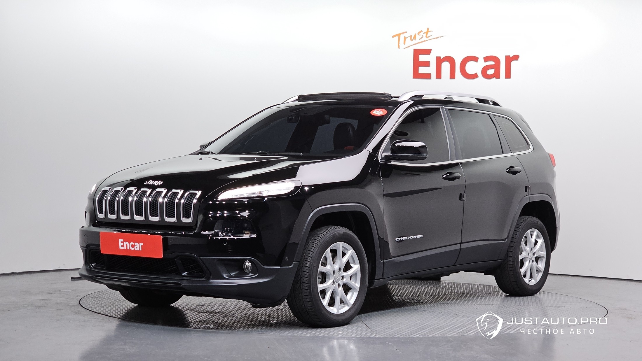 Автомобиль Jeep Cherokee