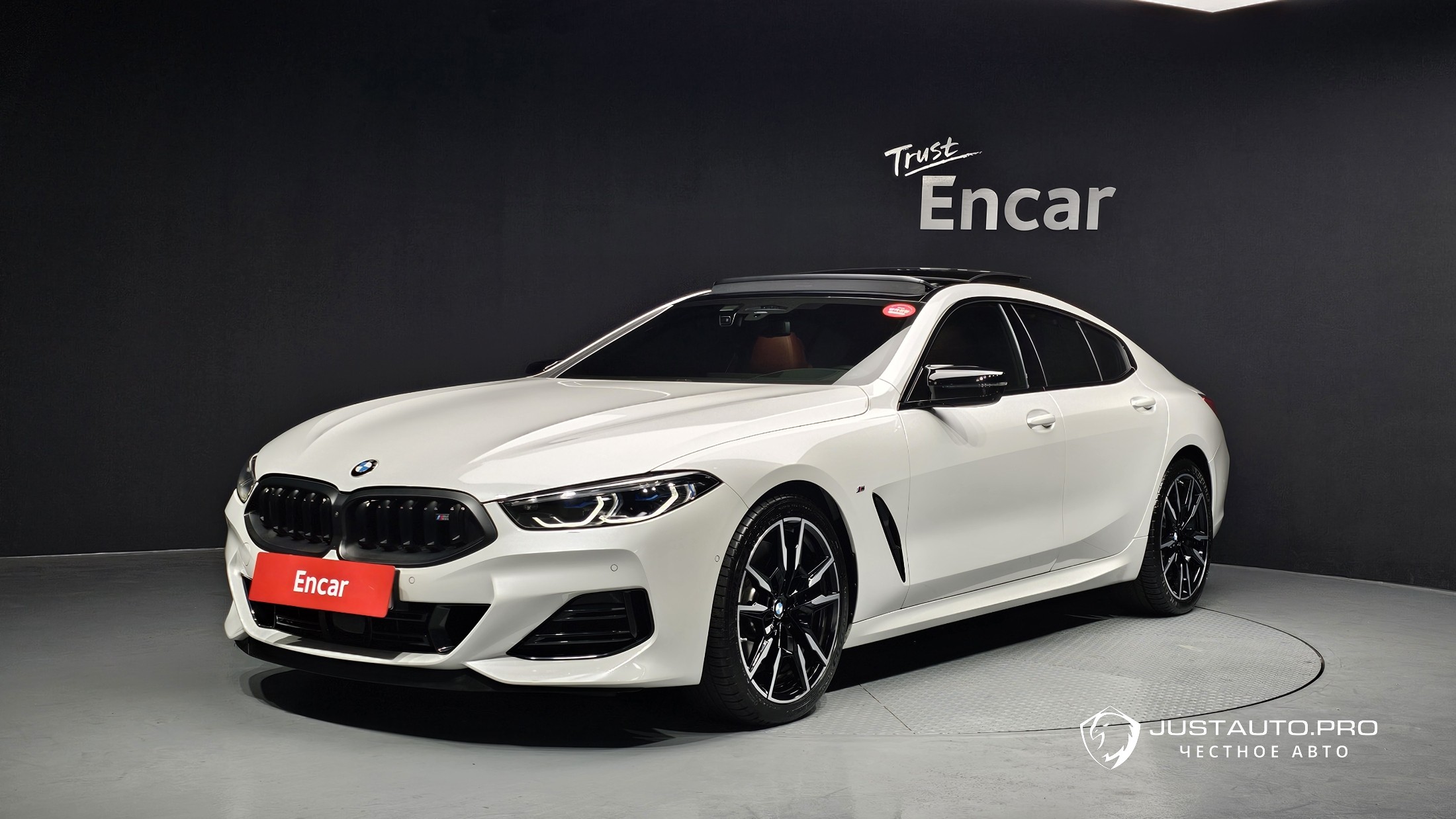 Автомобиль BMW 8-Series