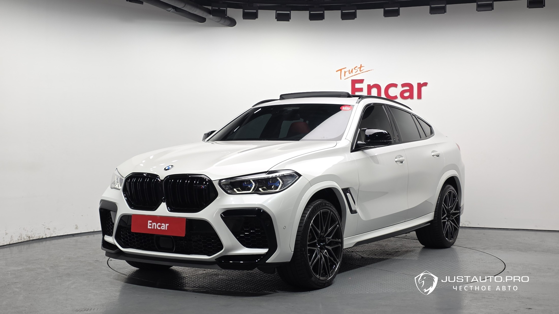 Автомобиль BMW X6M
