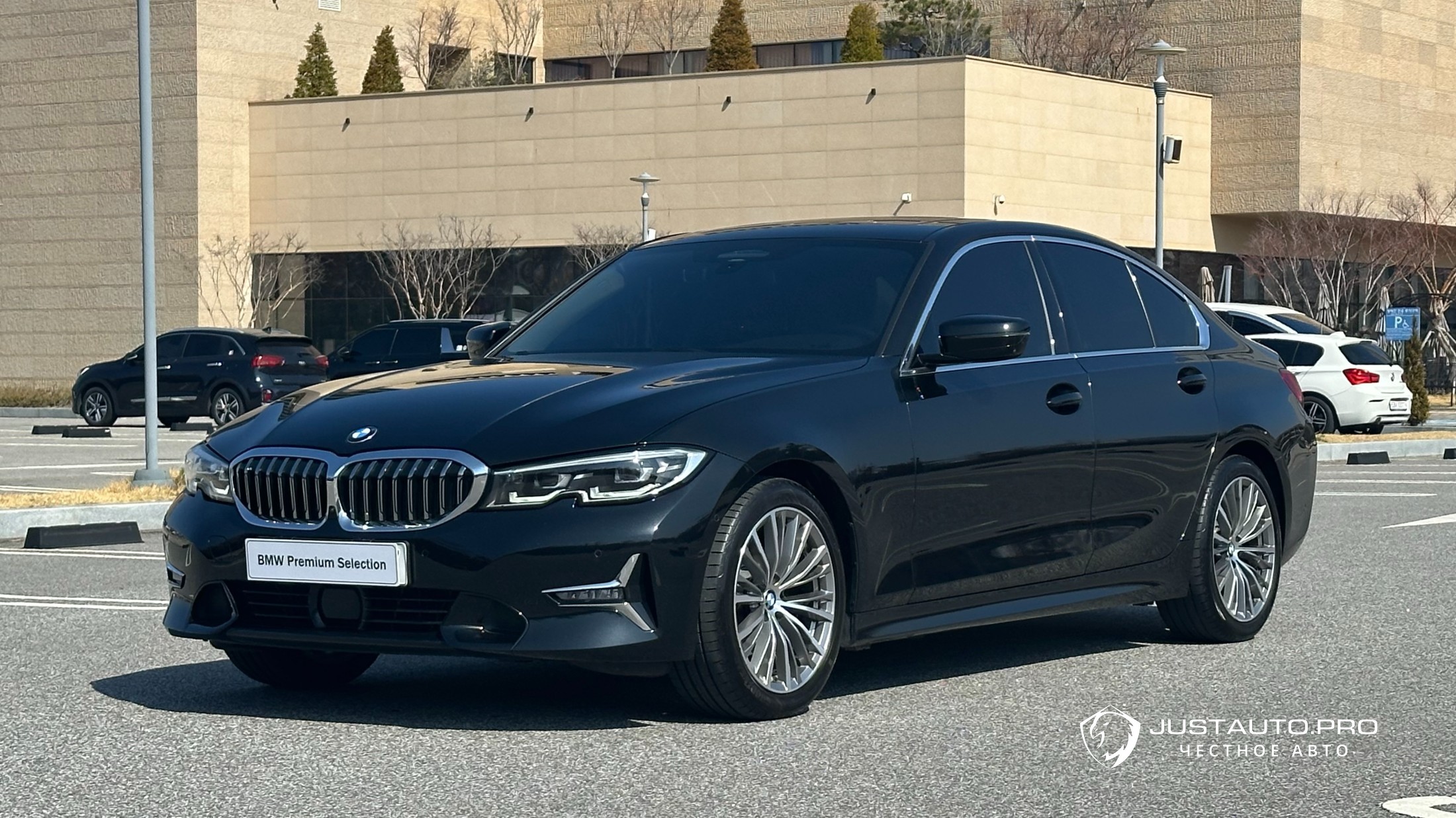 Автомобиль BMW 3-Series