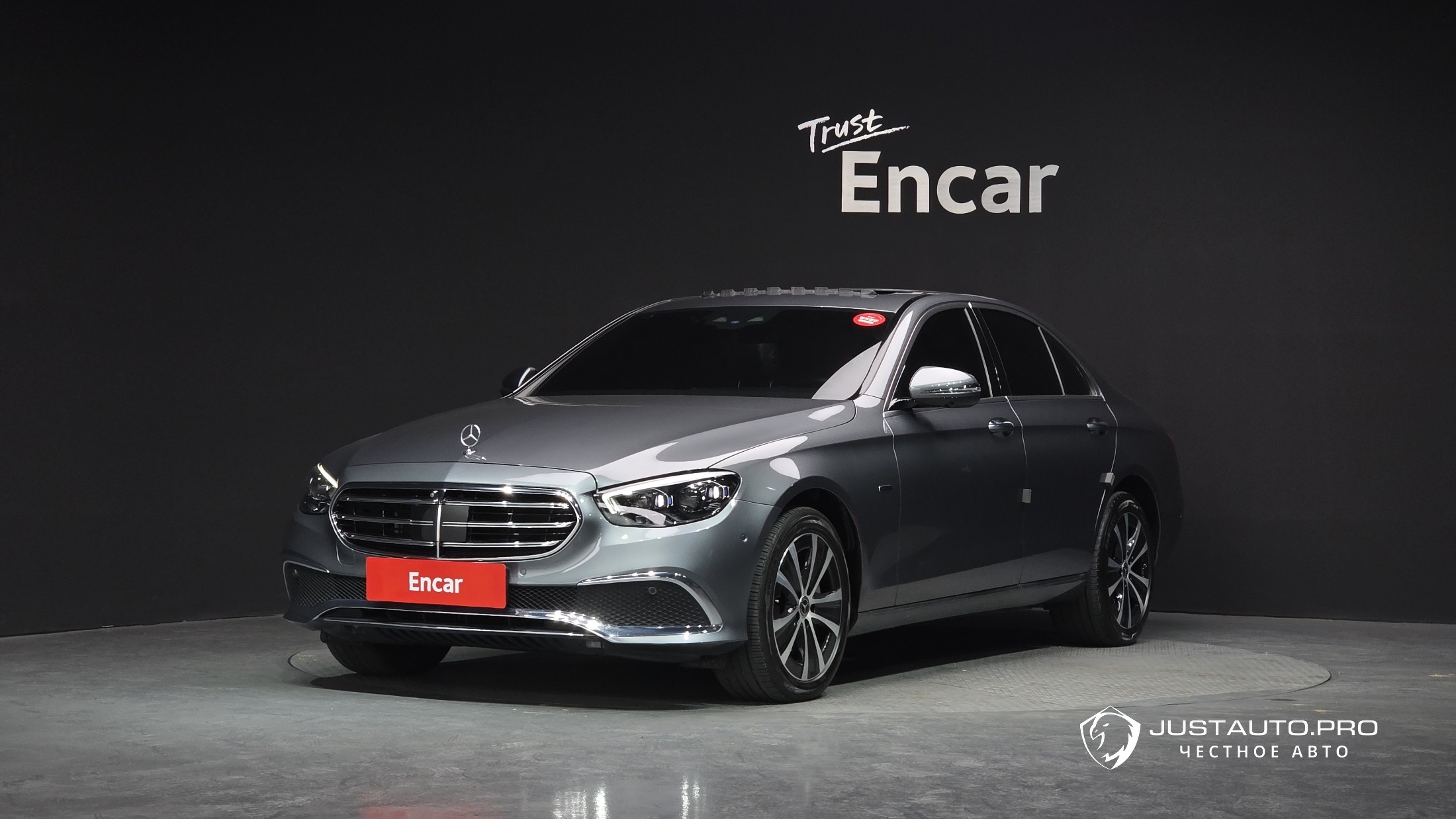 Автомобиль Mercedes-Benz E-Class