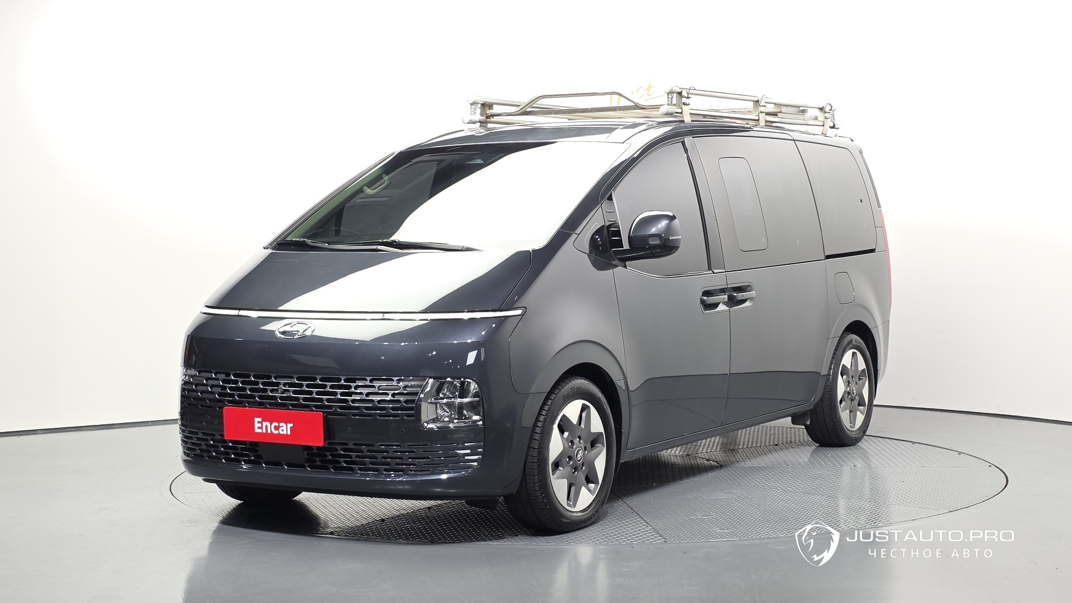 Автомобиль Hyundai Staria