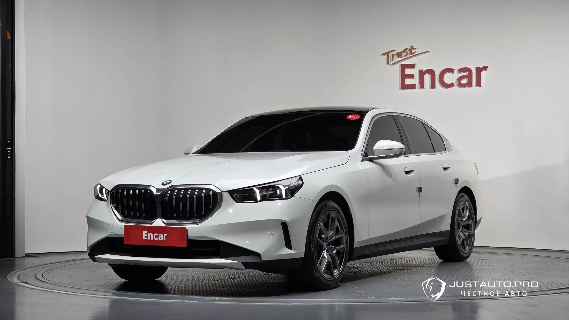 Автомобиль BMW 5-Series