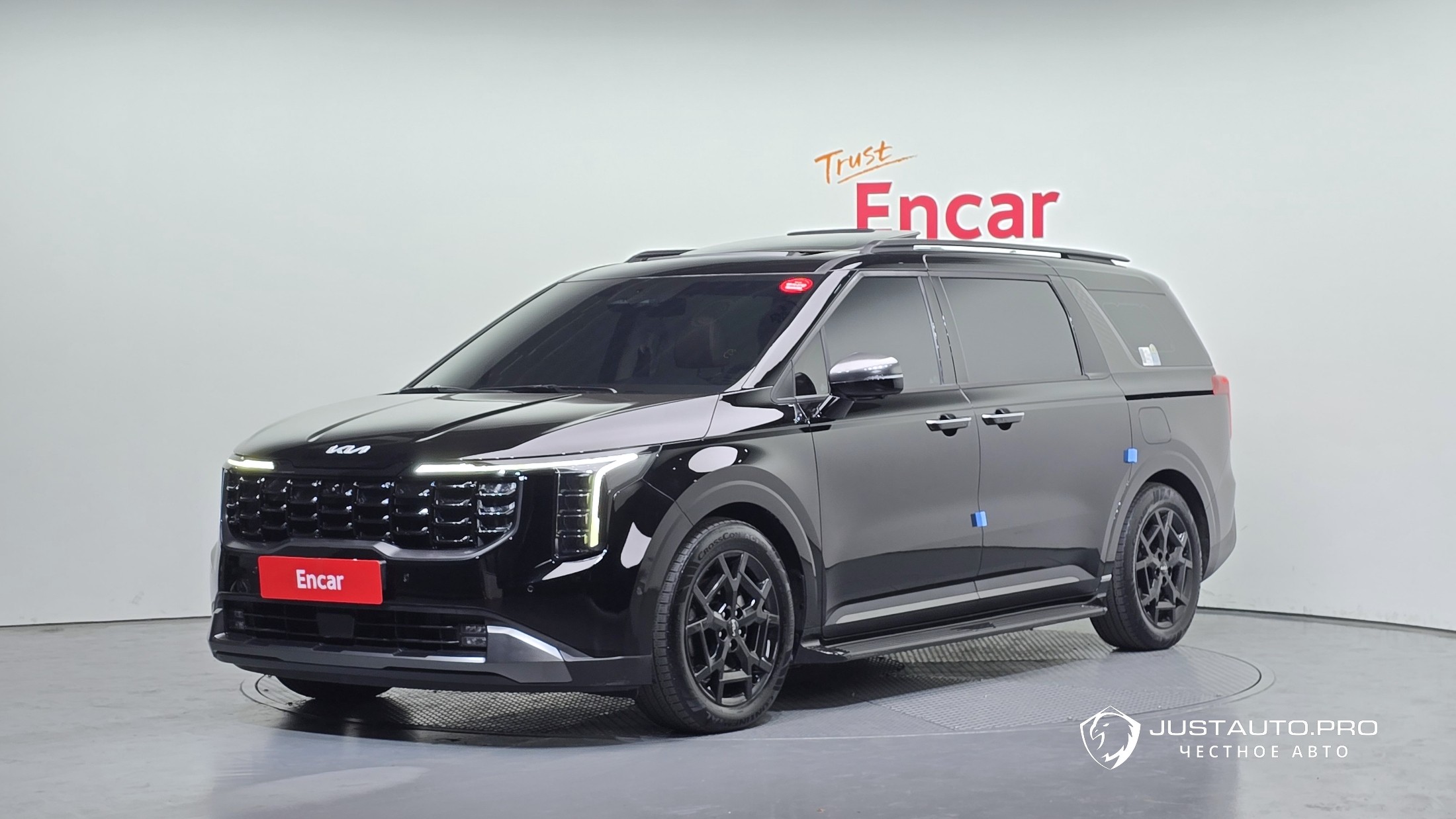 Автомобиль Kia Canival