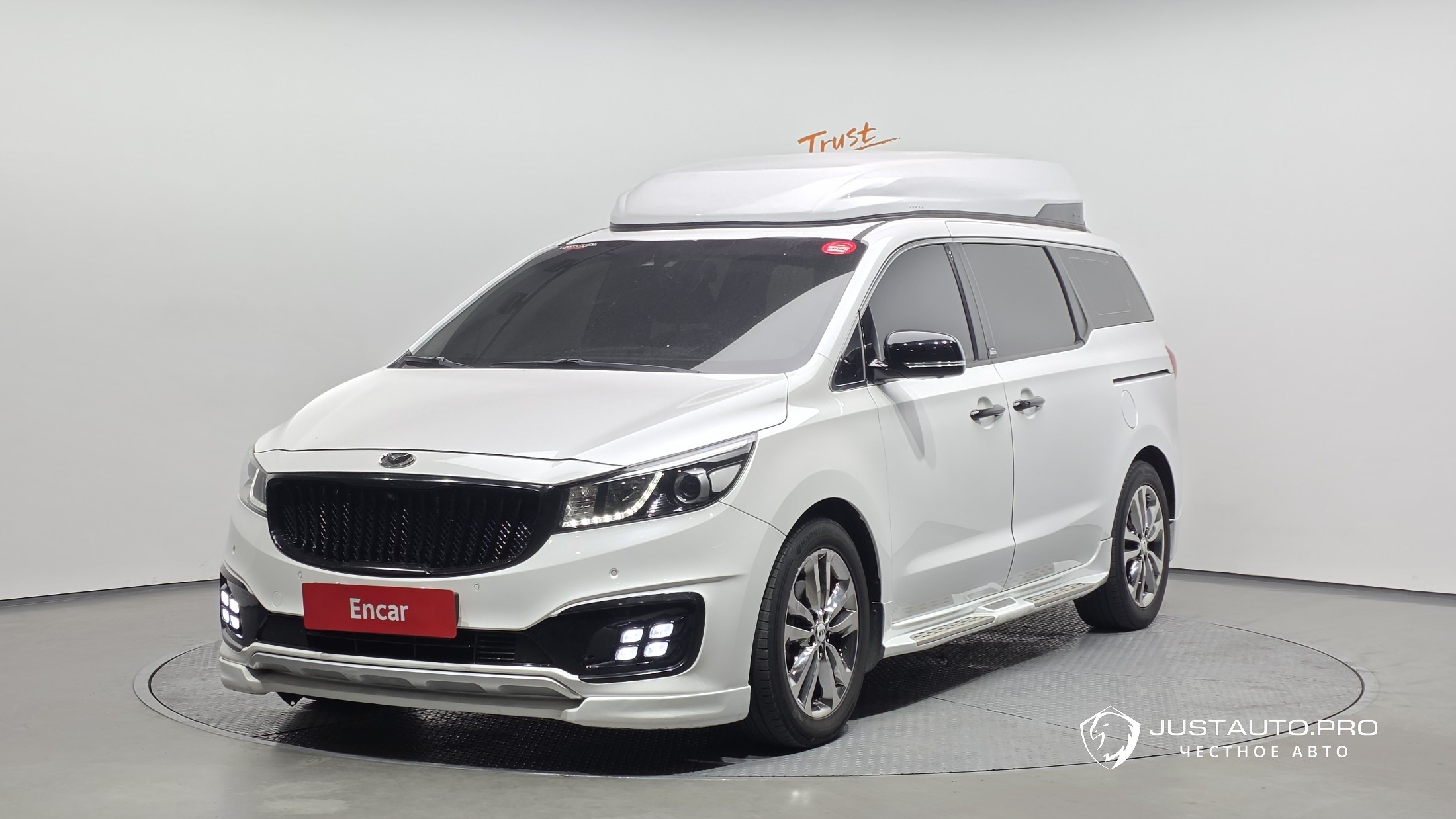 Автомобиль Kia Canival