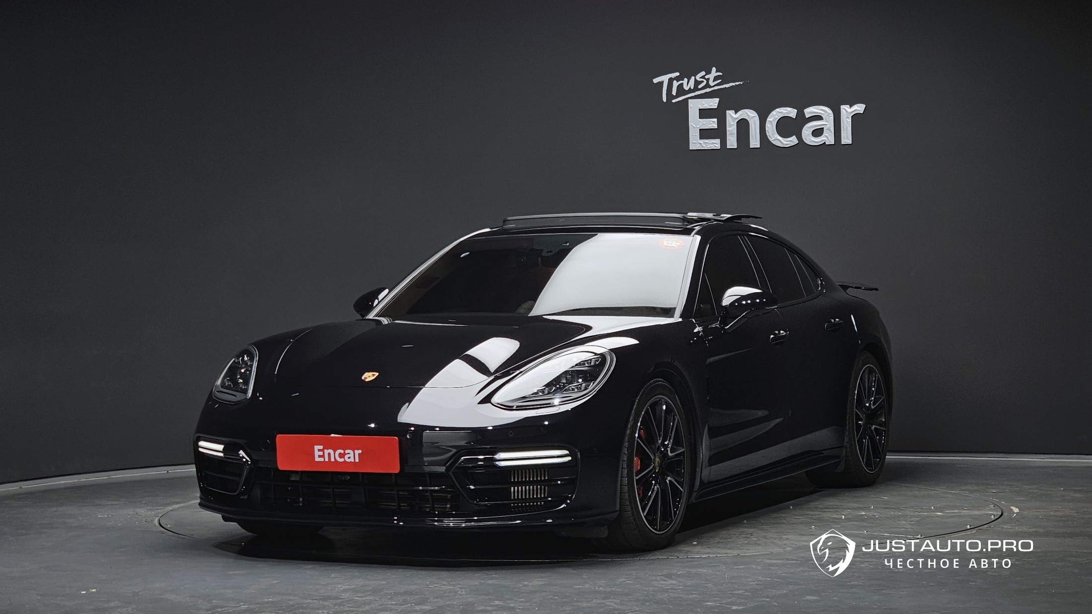 Автомобиль Porsche Panamera