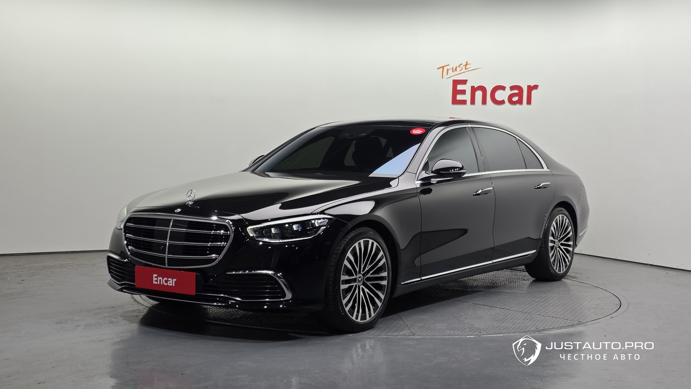 Автомобиль Mercedes-Benz S-Class