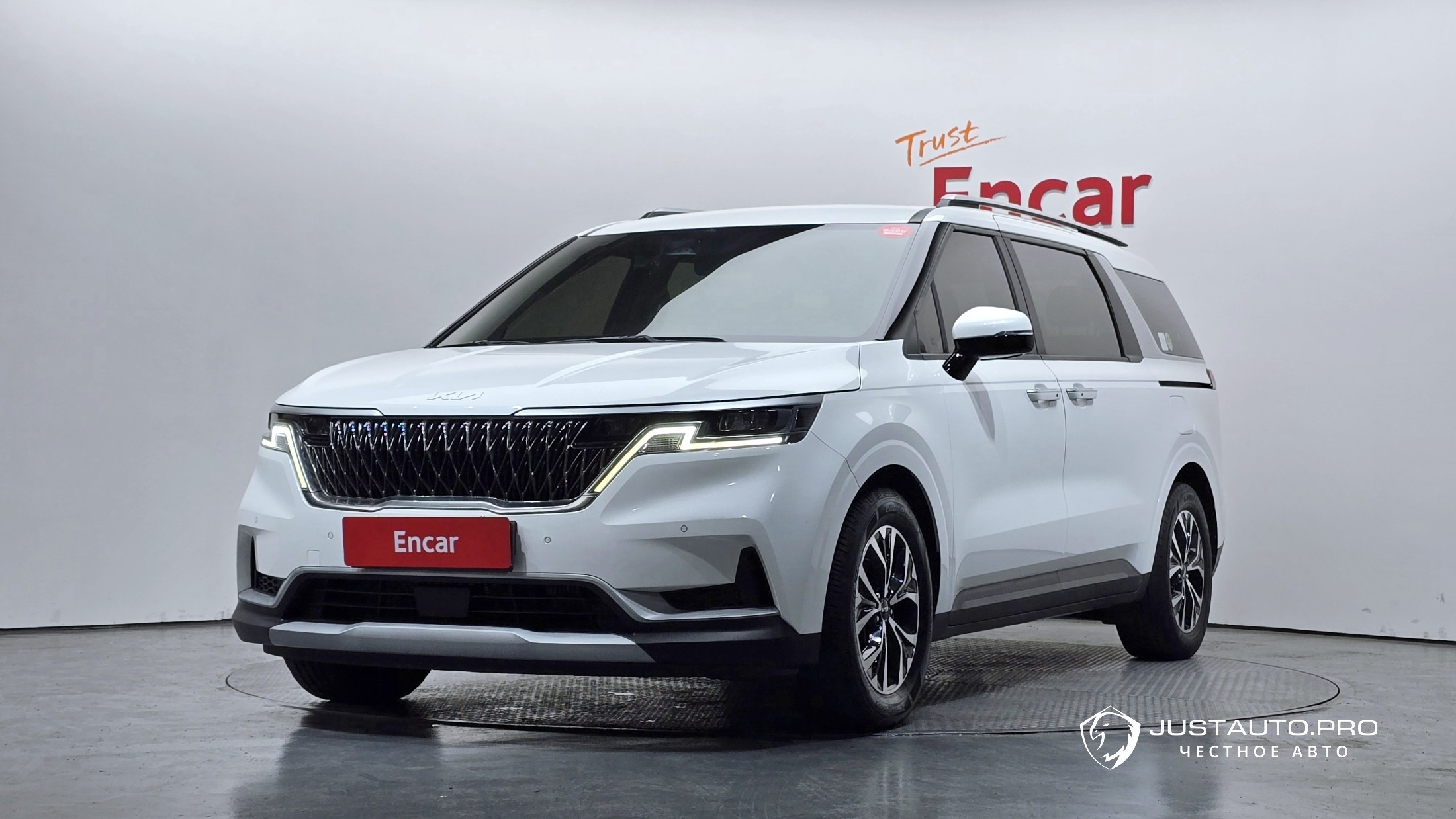 Автомобиль Kia Canival