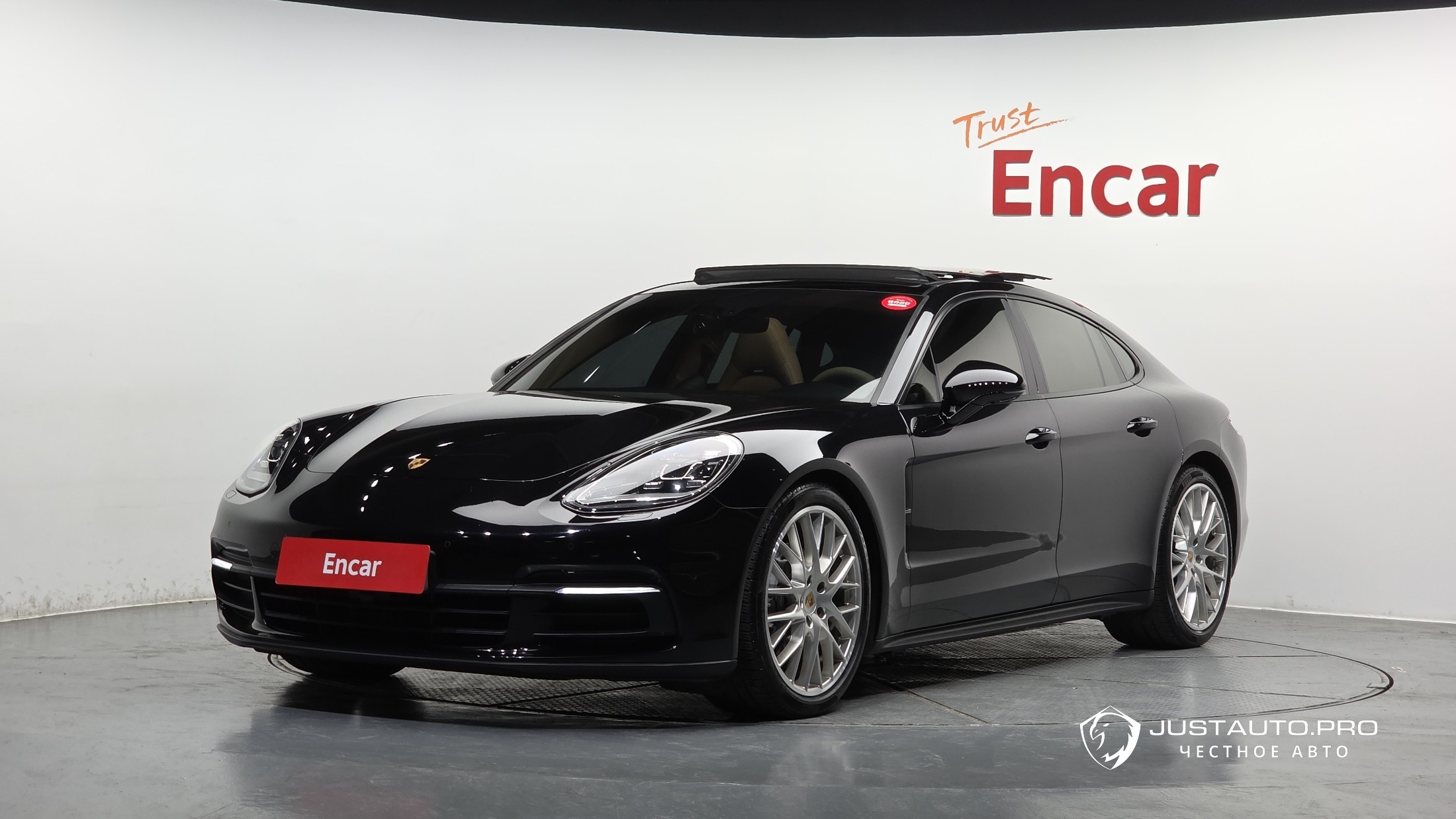 Автомобиль Porsche Panamera