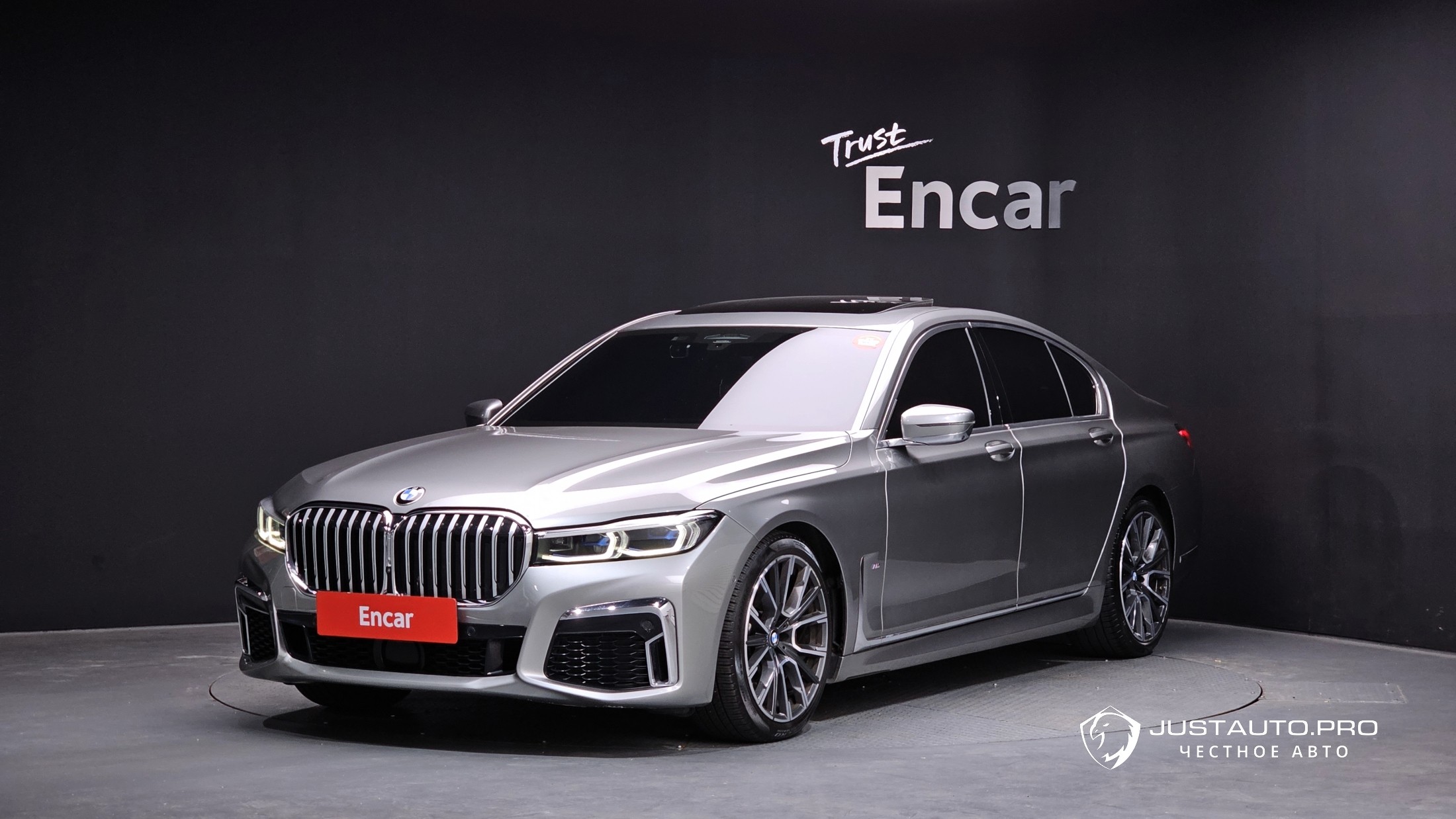 Автомобиль BMW 7-Series