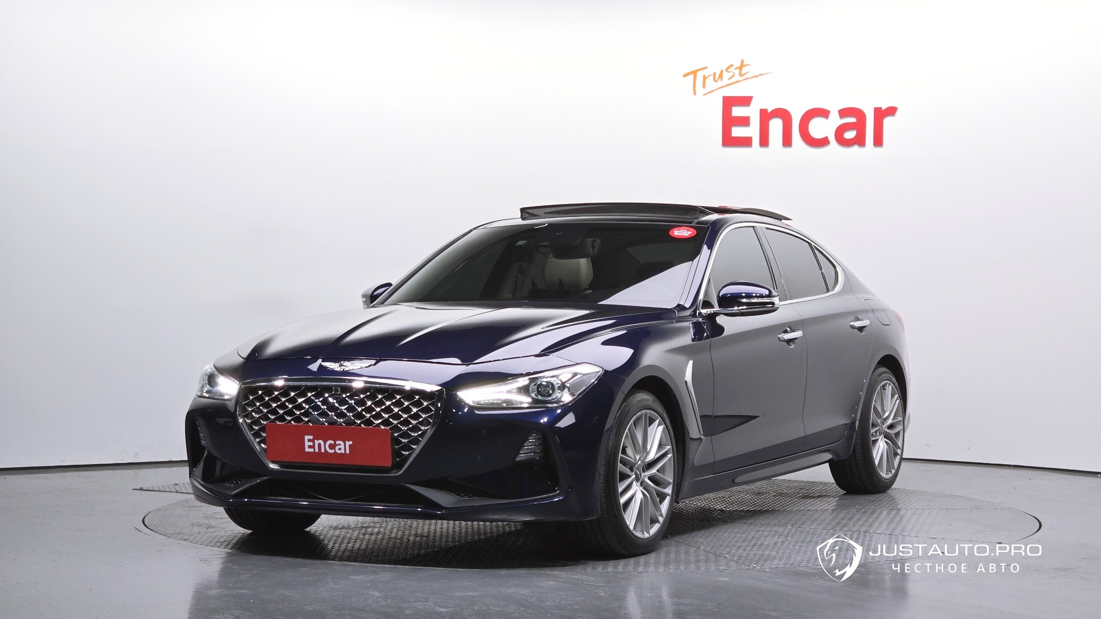Автомобиль Genesis G70