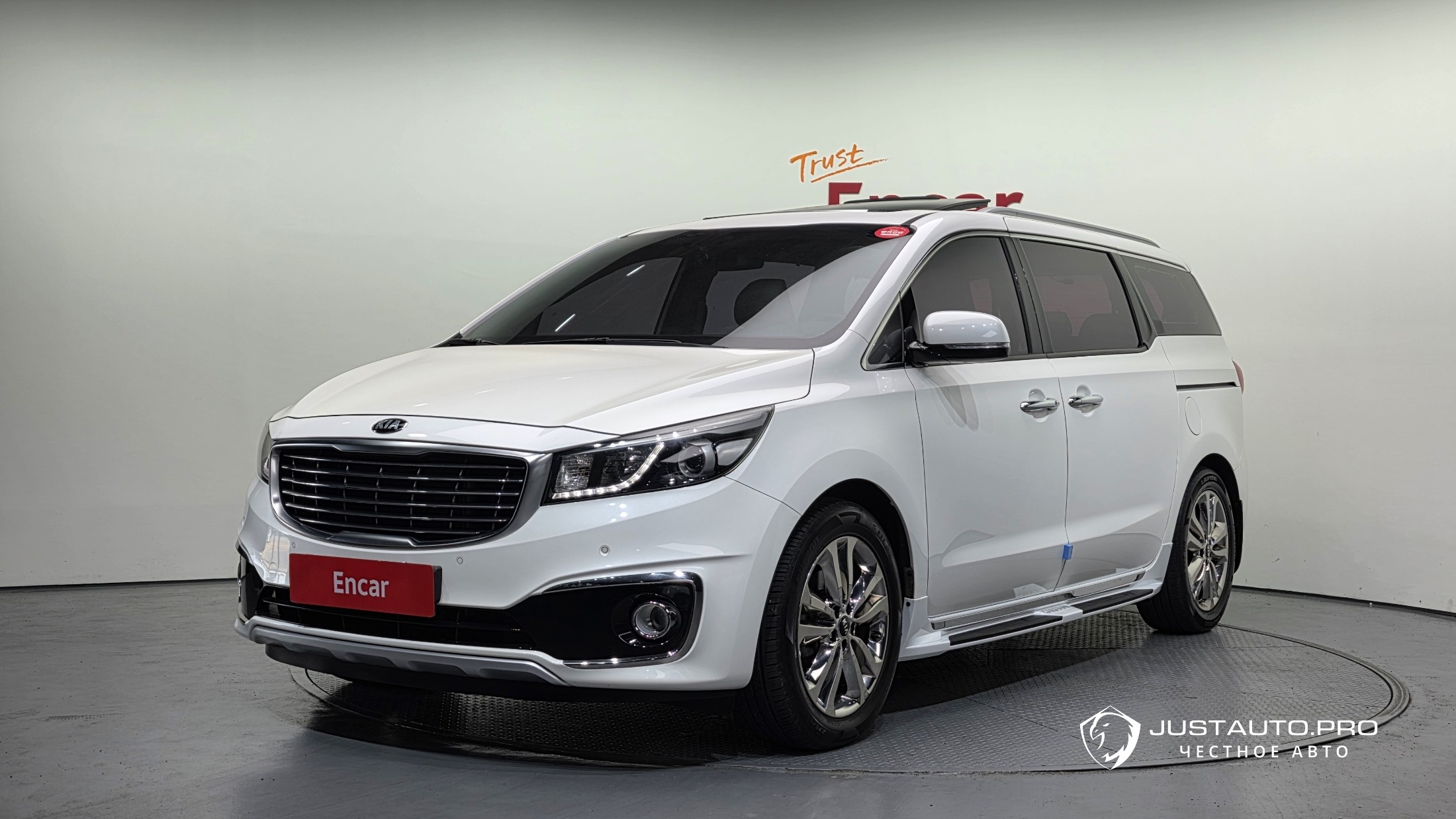 Автомобиль Kia Canival