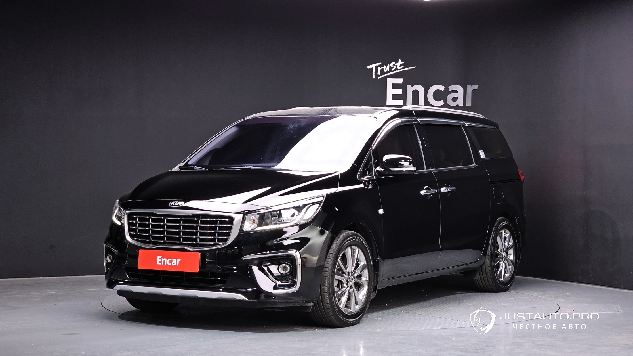 Автомобиль Kia Canival