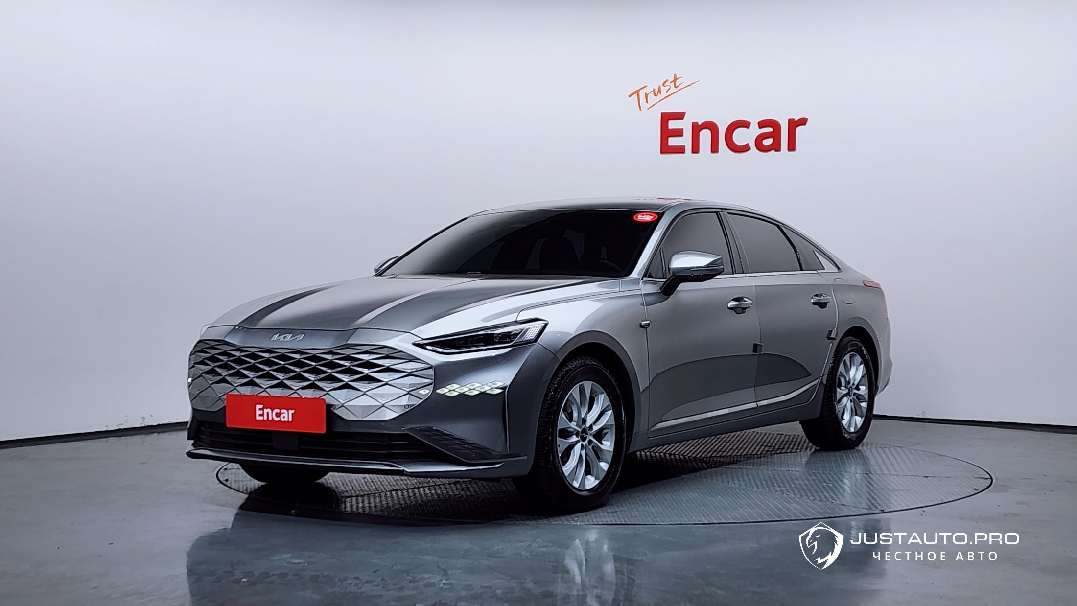 Автомобиль Kia K8