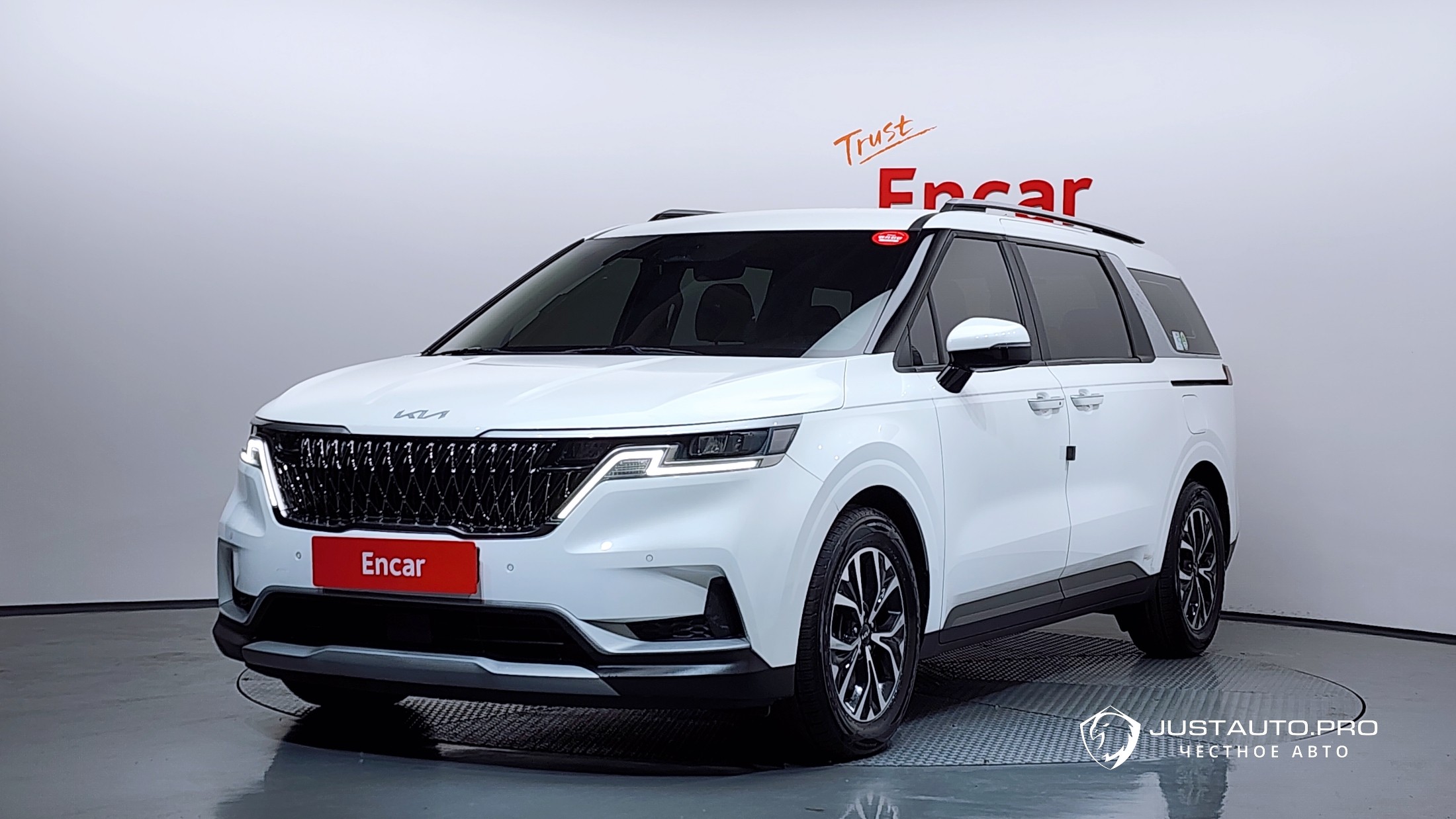 Автомобиль Kia Canival