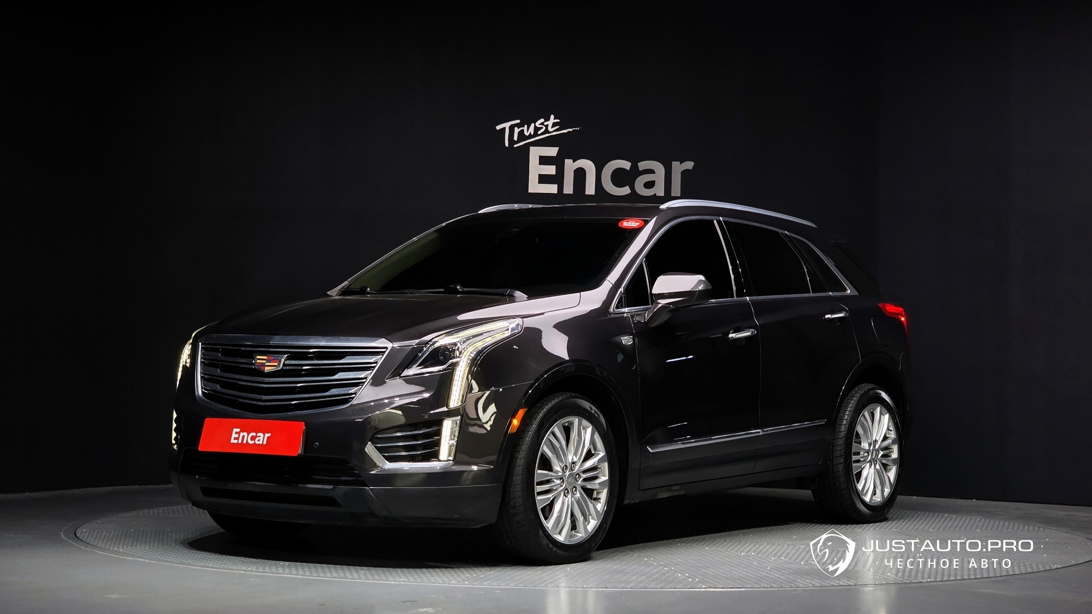 Автомобиль Cadillac XT5