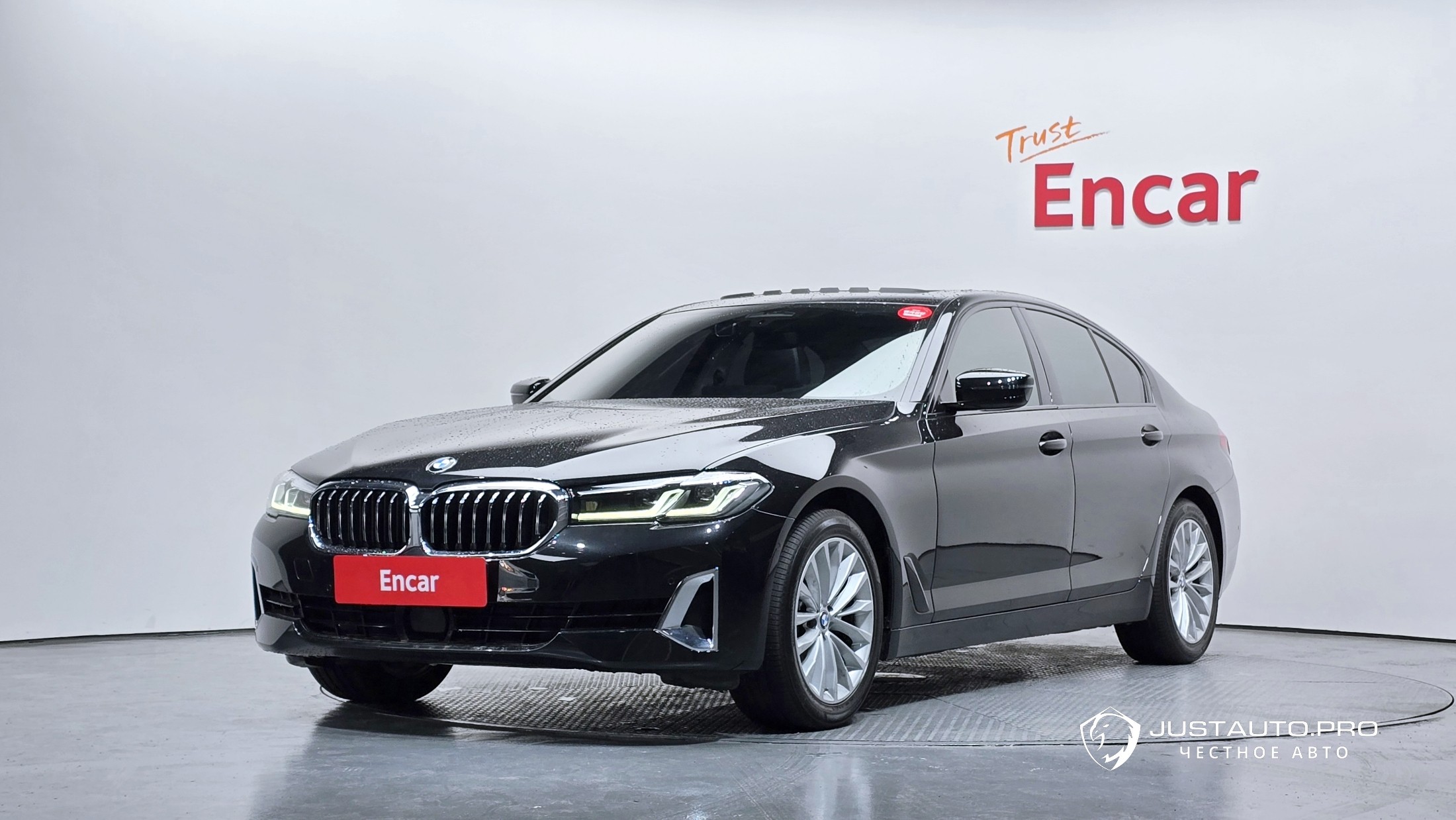 Автомобиль BMW 5-Series