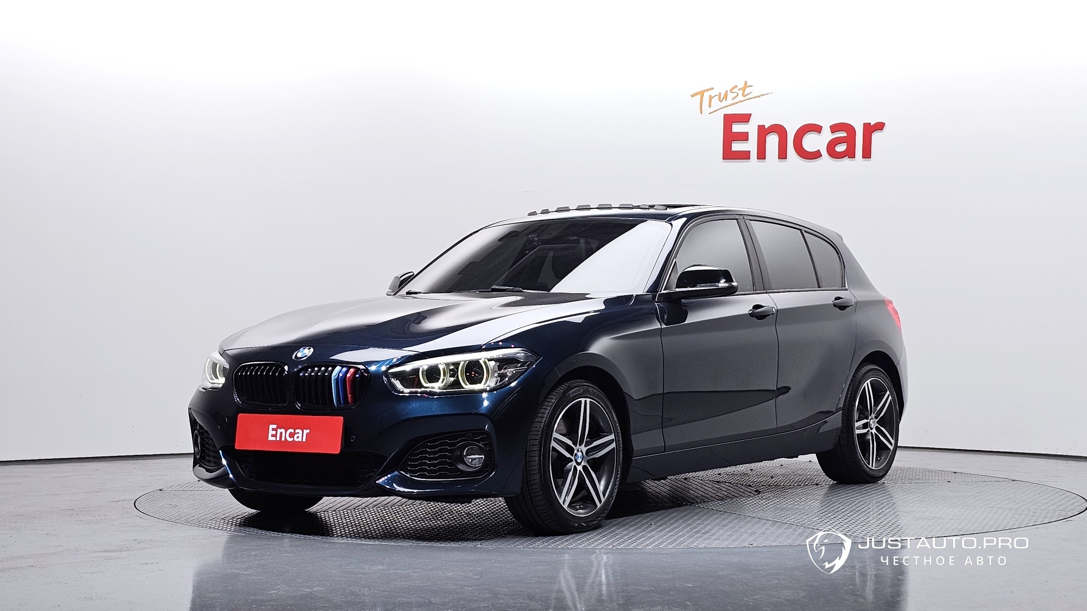 Автомобиль BMW 1-Series