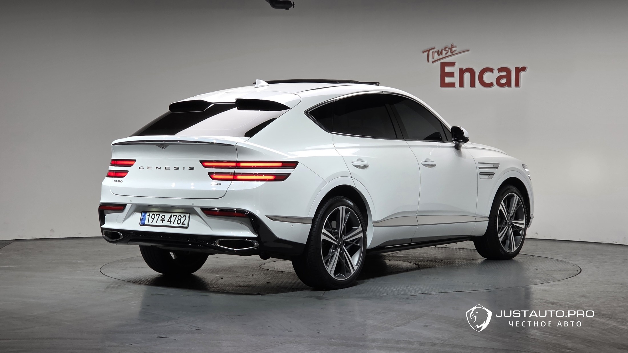 Автомобиль Genesis GV80