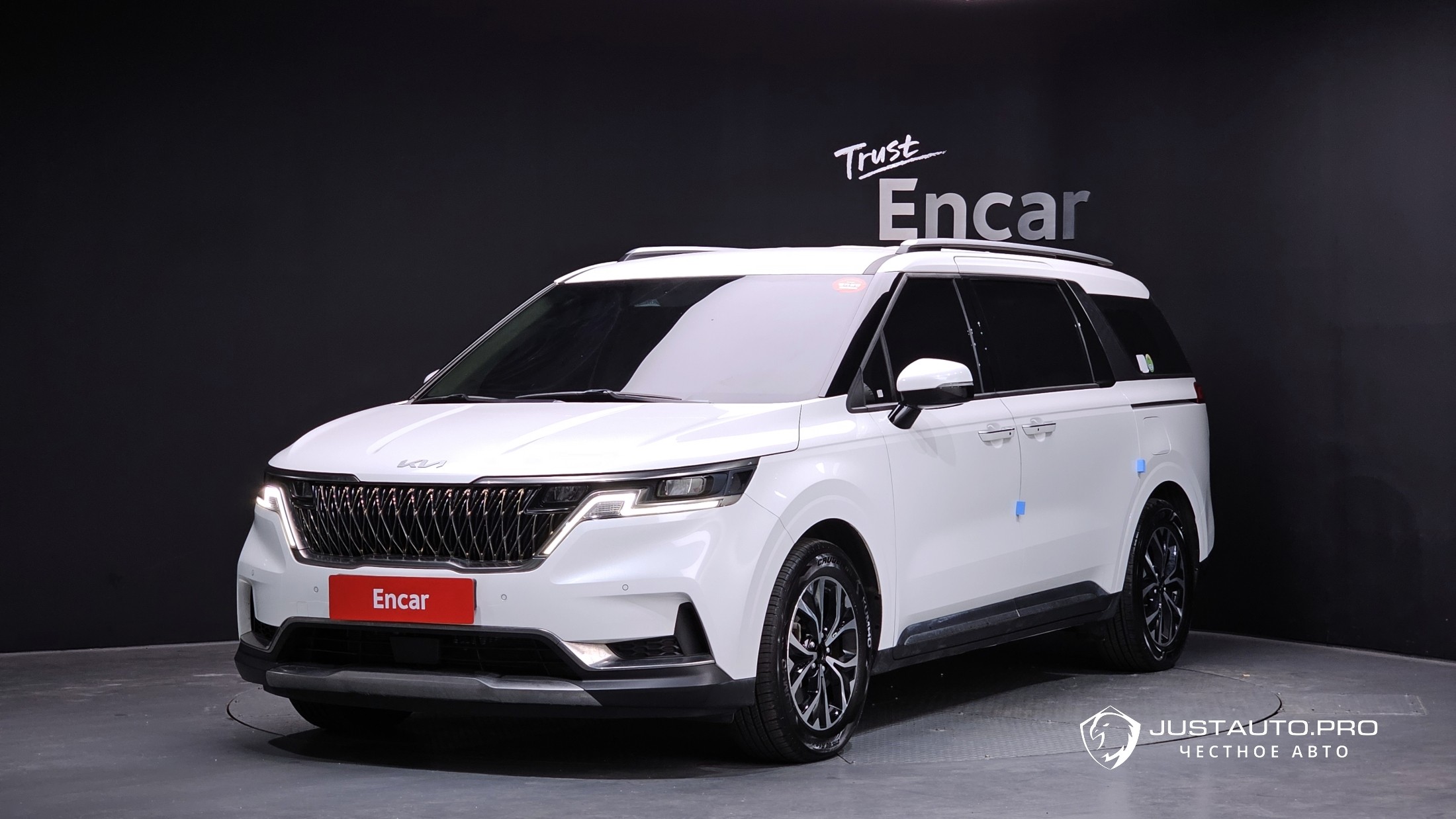 Автомобиль Kia Canival