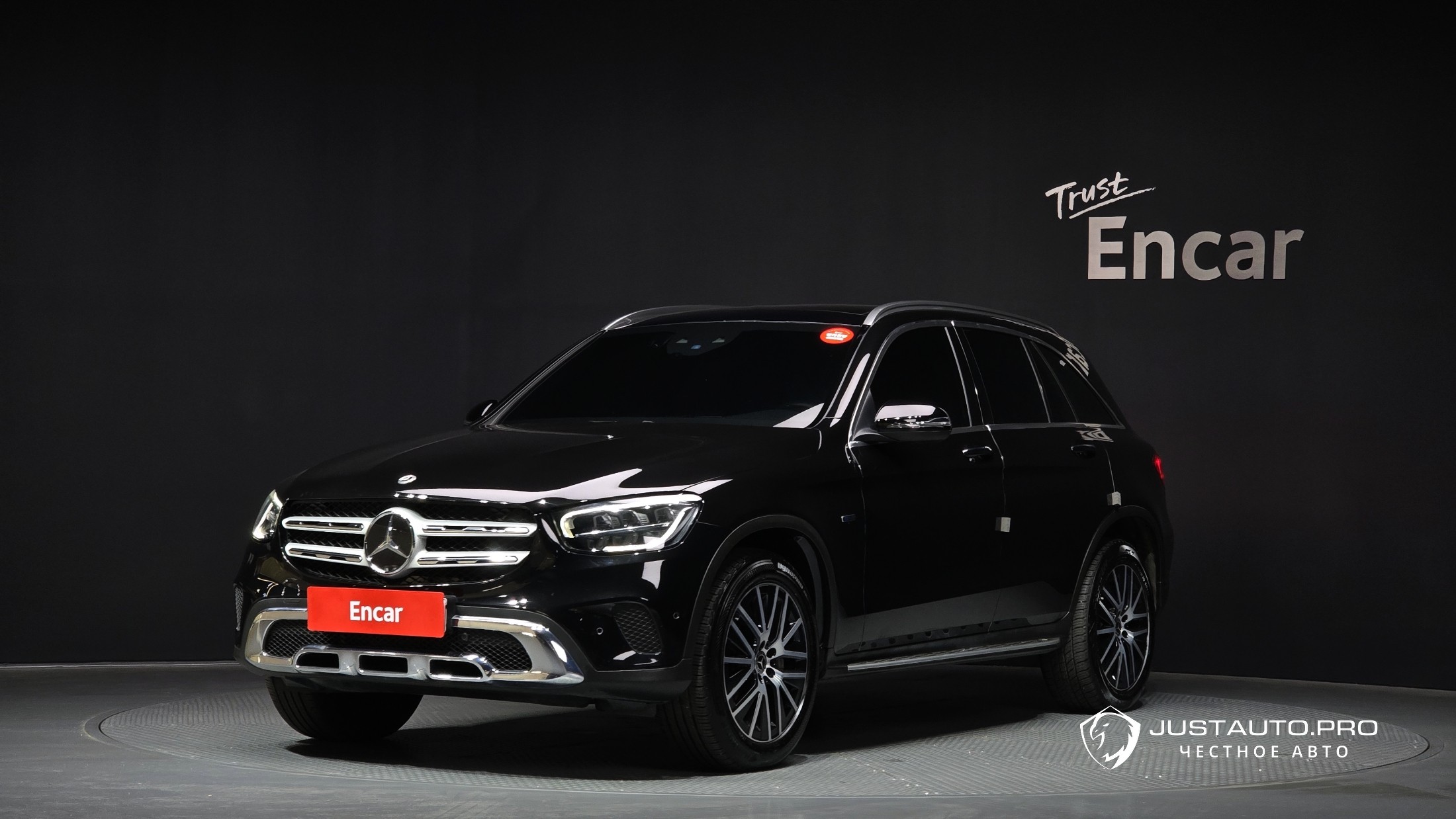 Автомобиль Mercedes-Benz GLC-Class