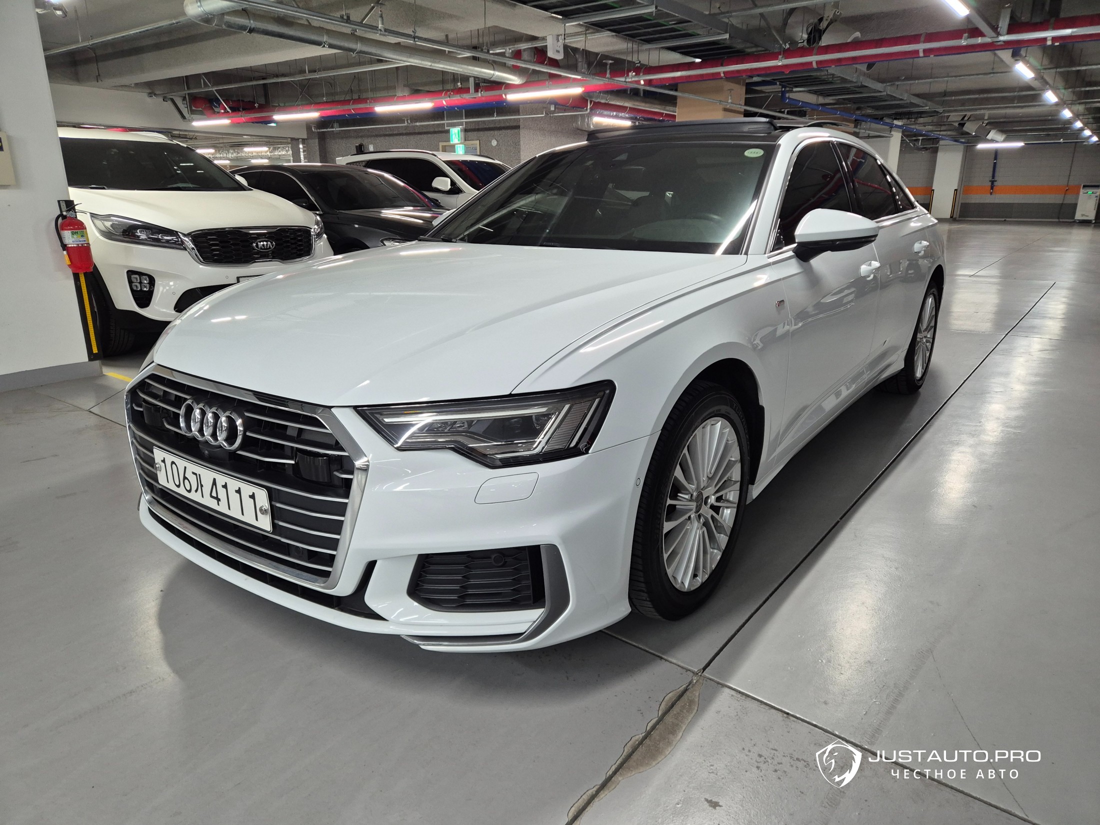 Автомобиль Audi A6