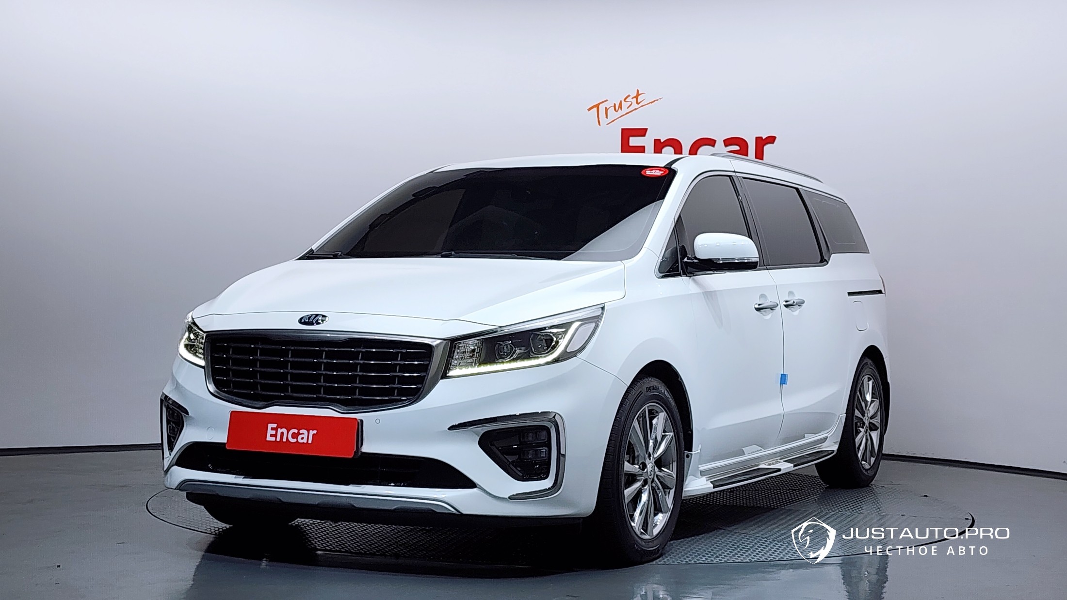 Автомобиль Kia Canival