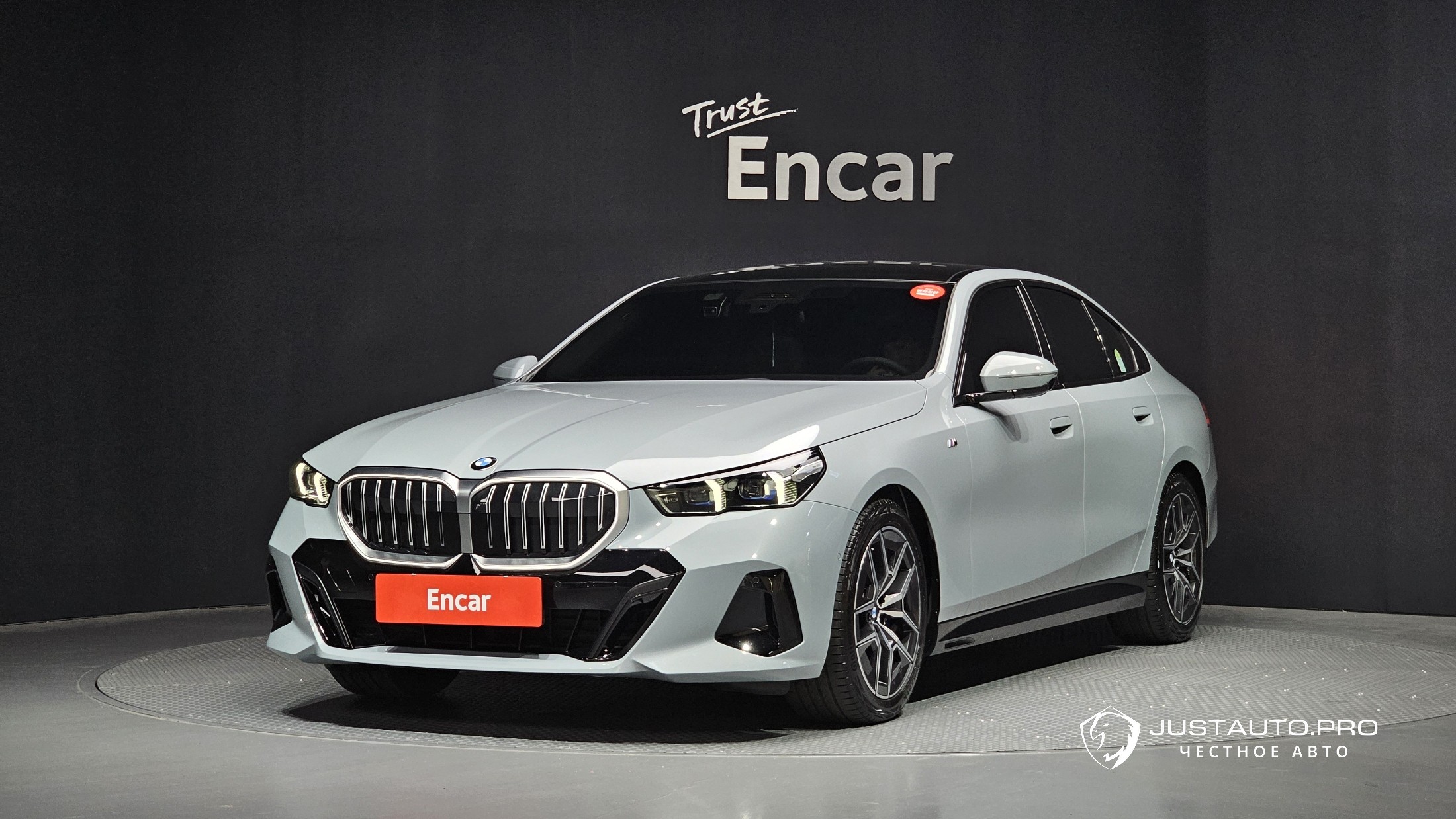 Автомобиль BMW 5-Series