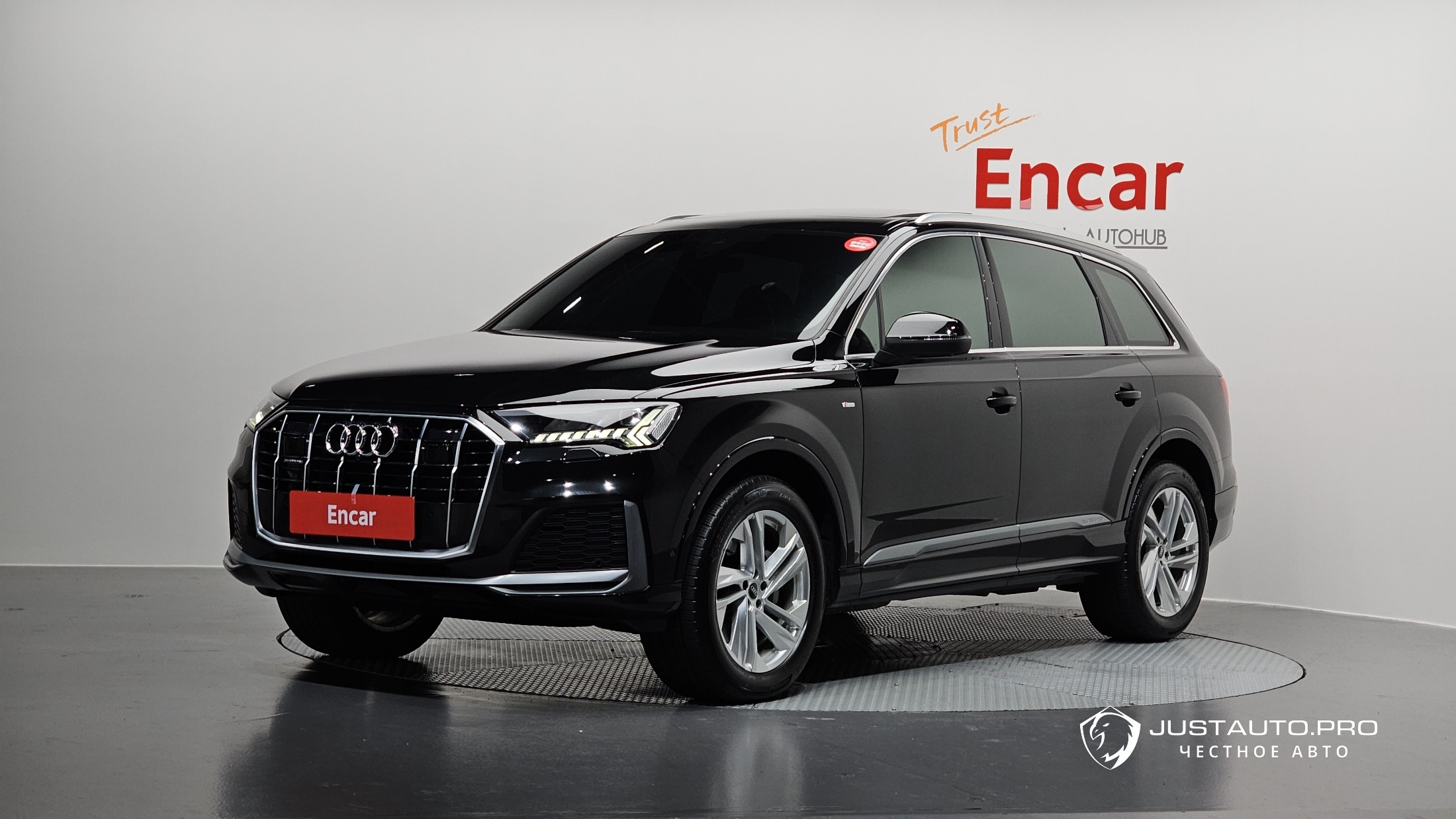 Автомобиль Audi Q7