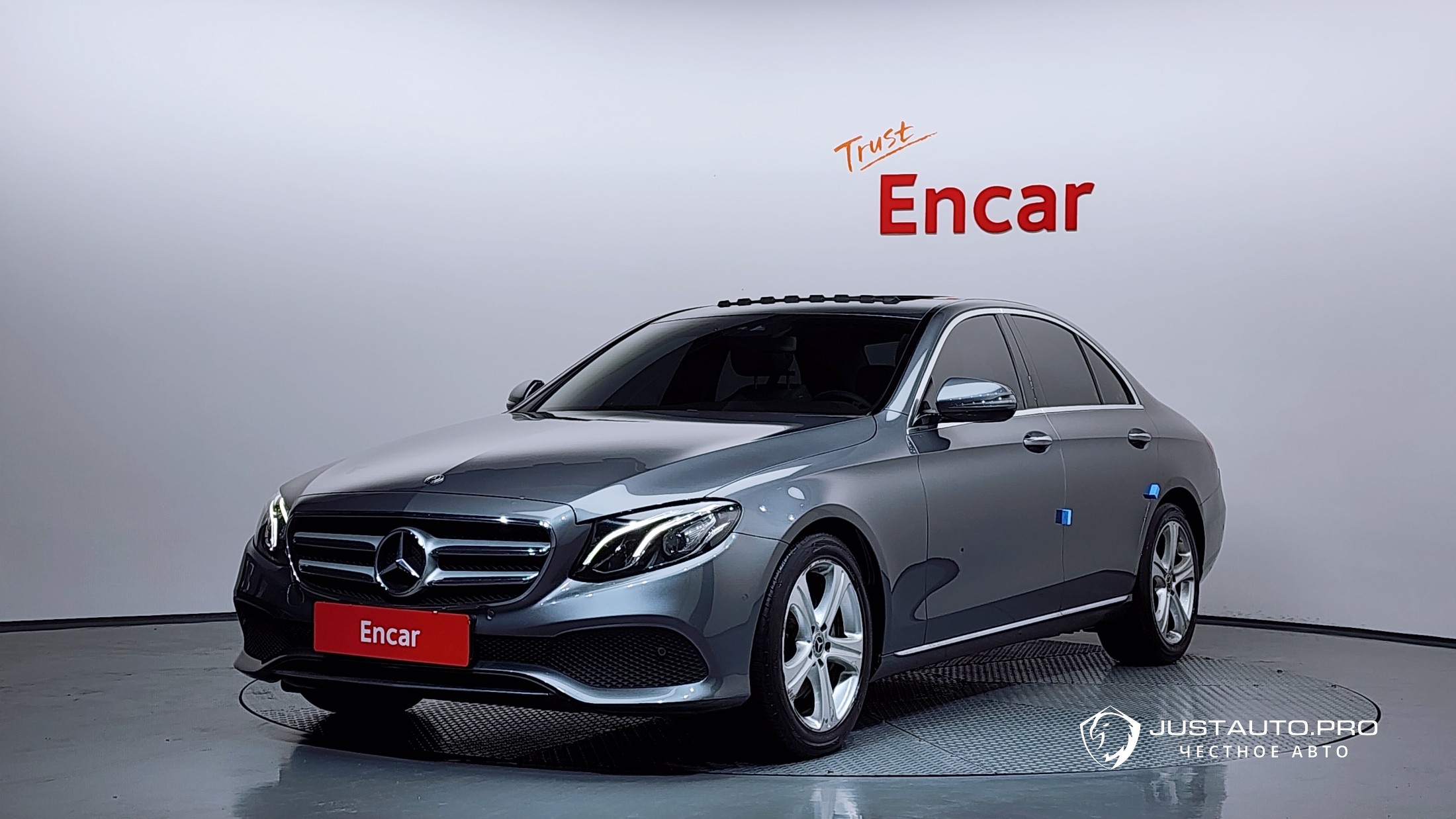 Автомобиль Mercedes-Benz E-Class