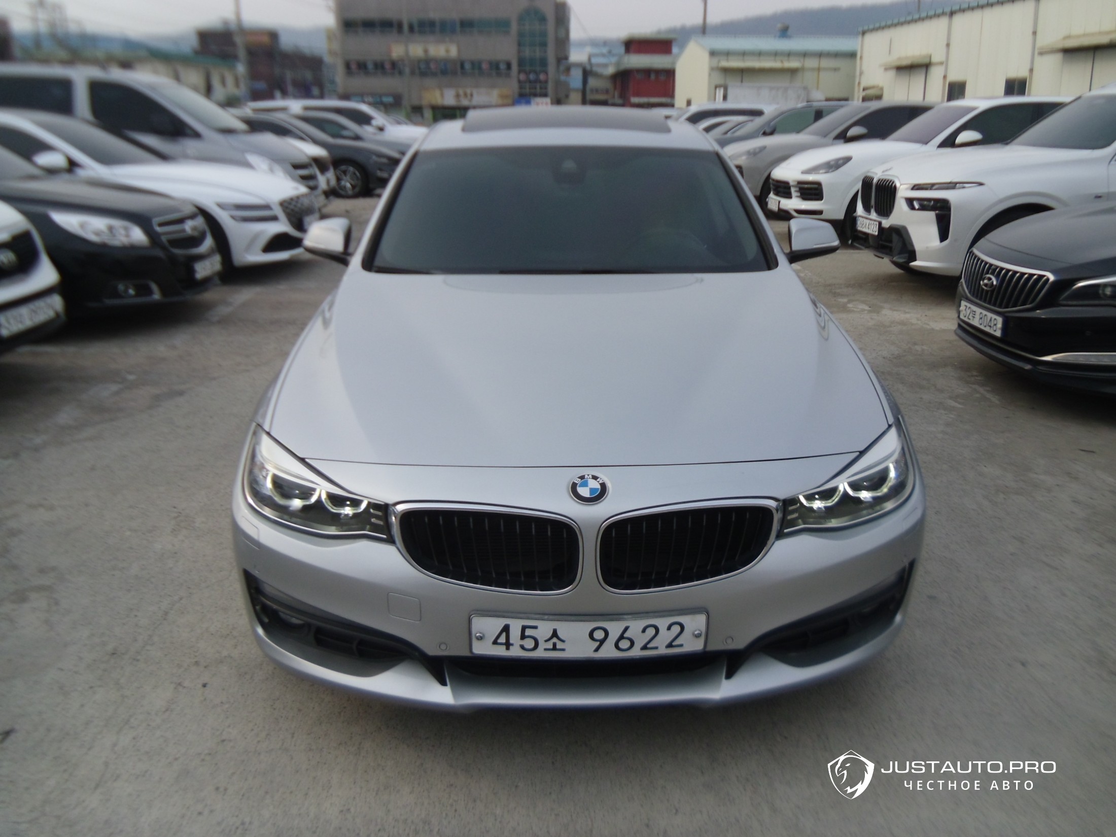 Автомобиль BMW Gran Turismo