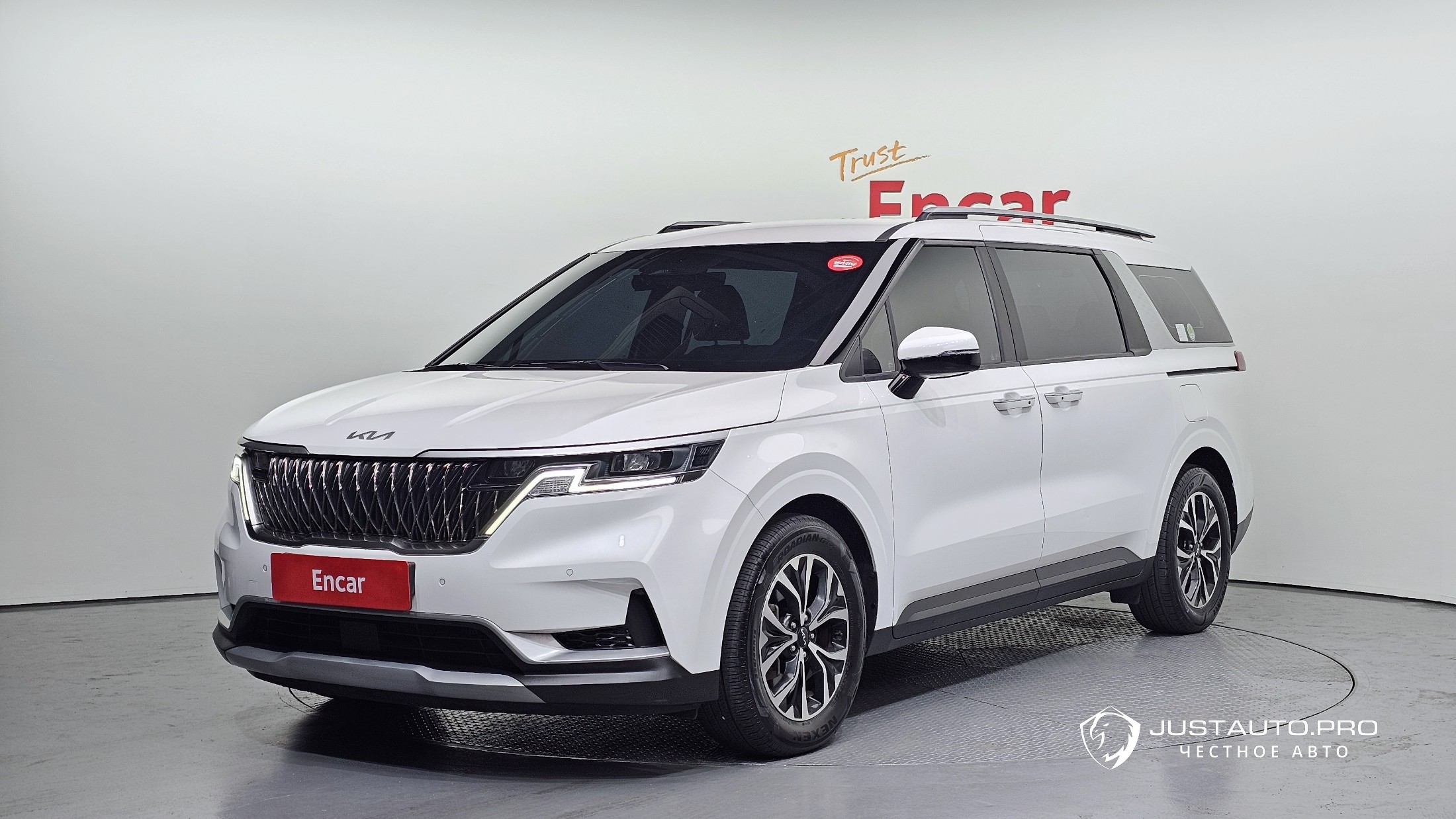 Автомобиль Kia Canival