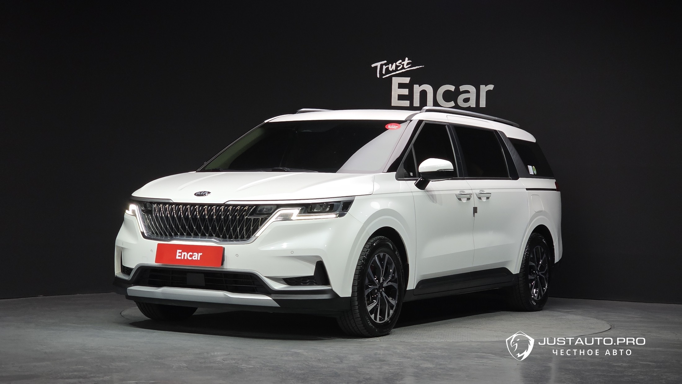 Автомобиль Kia Canival