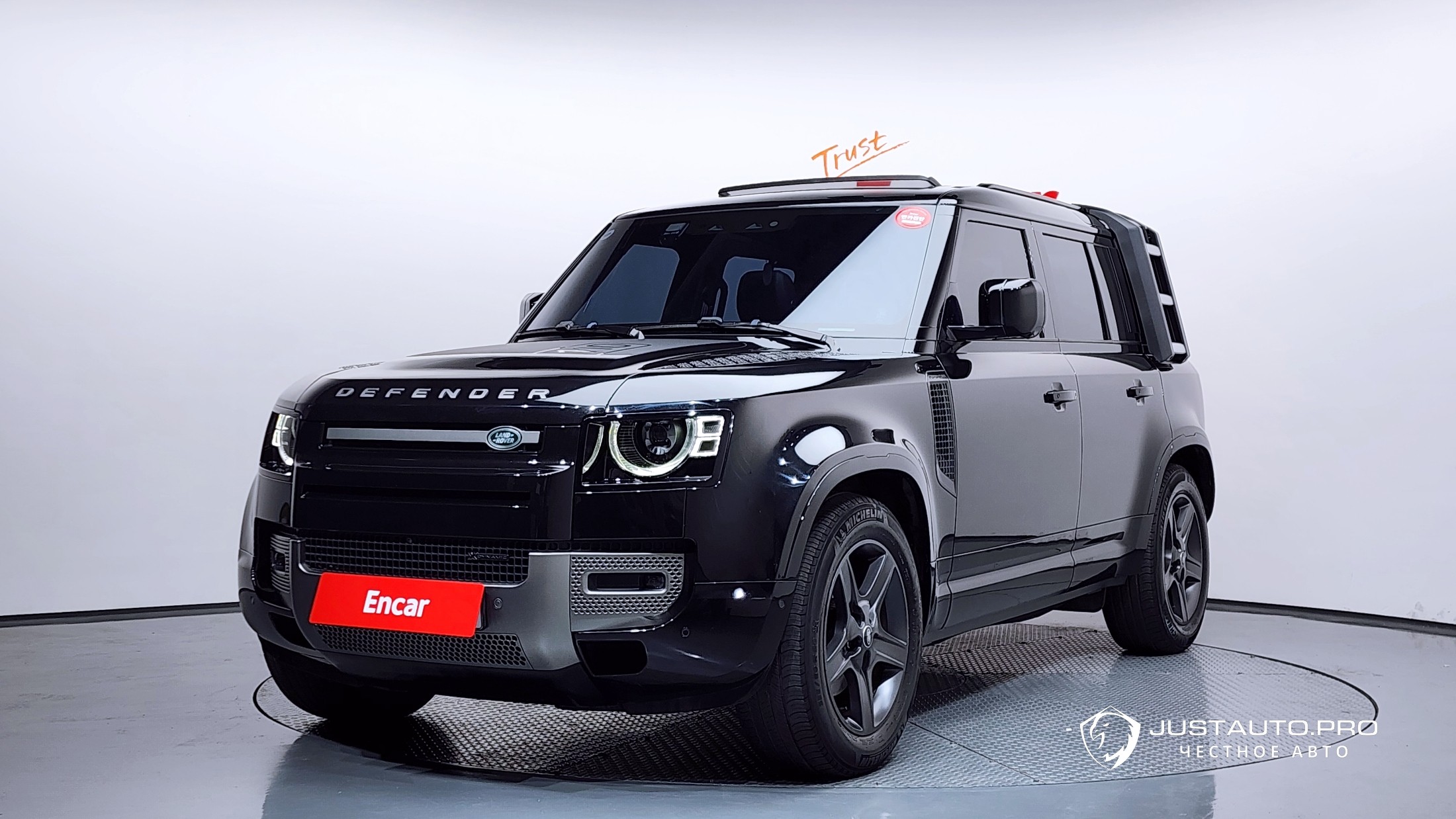 Автомобиль Land Rover Defender