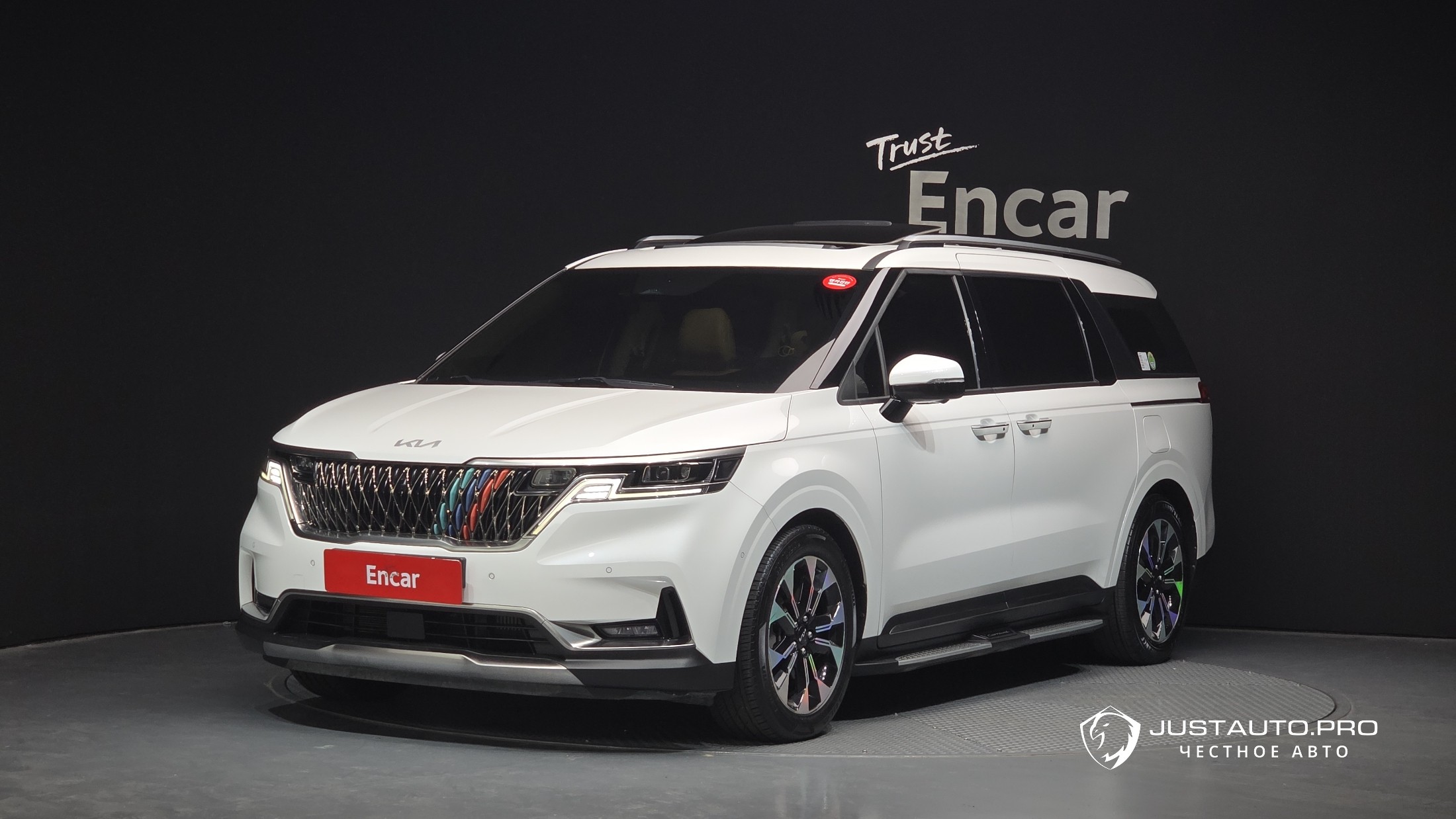 Автомобиль Kia Canival