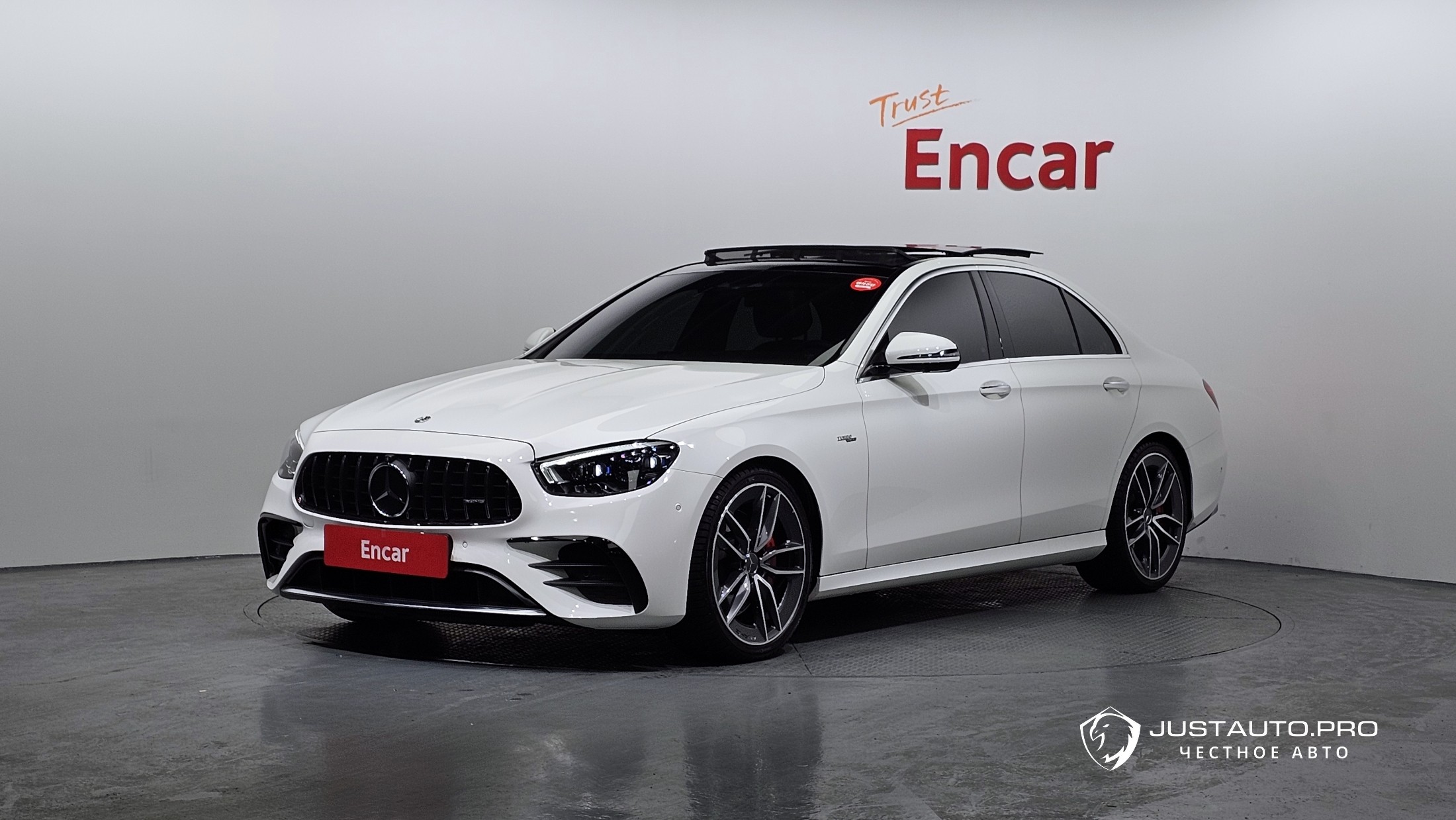 Автомобиль Mercedes-Benz E-Class