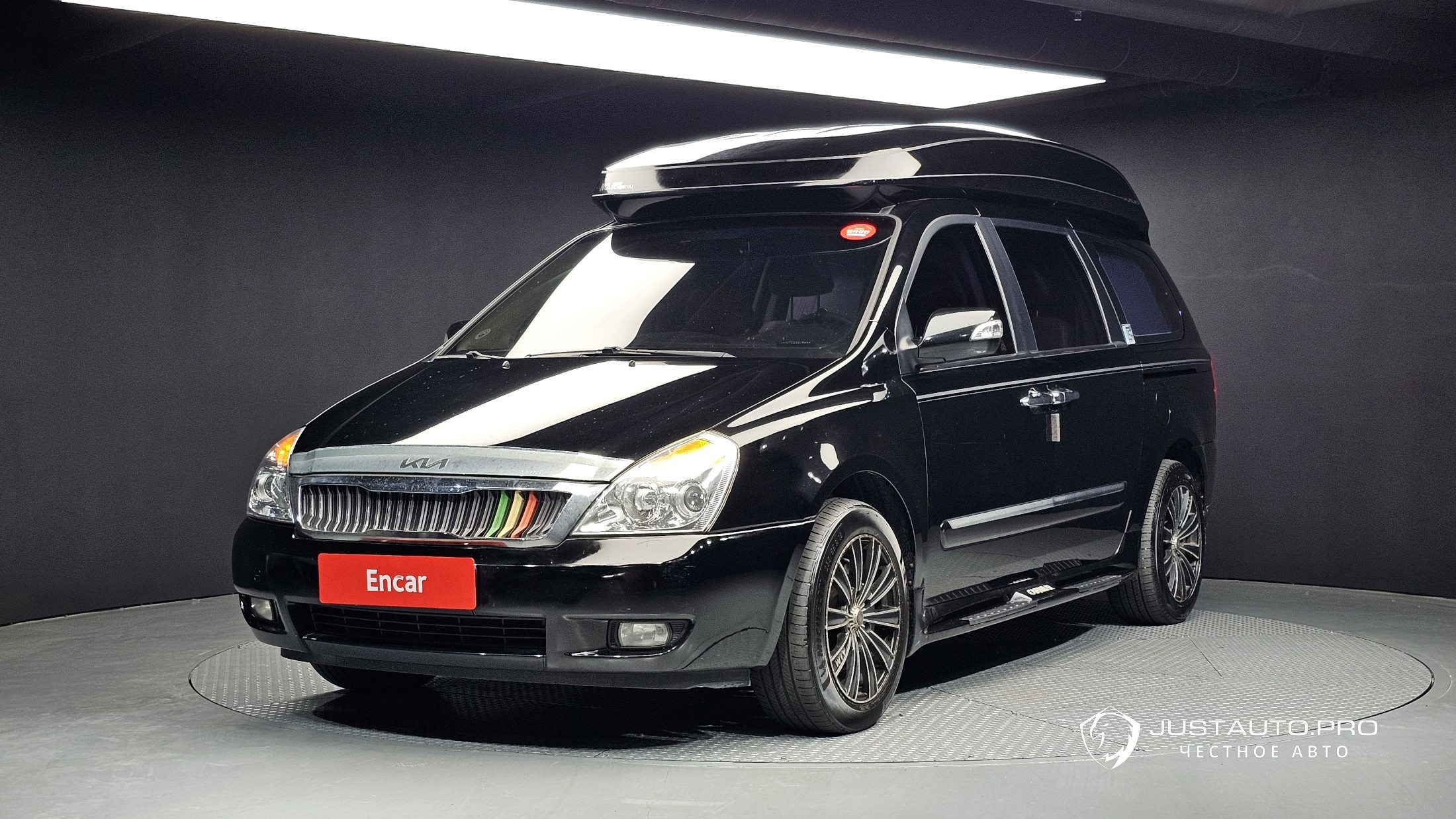 Автомобиль Kia Canival